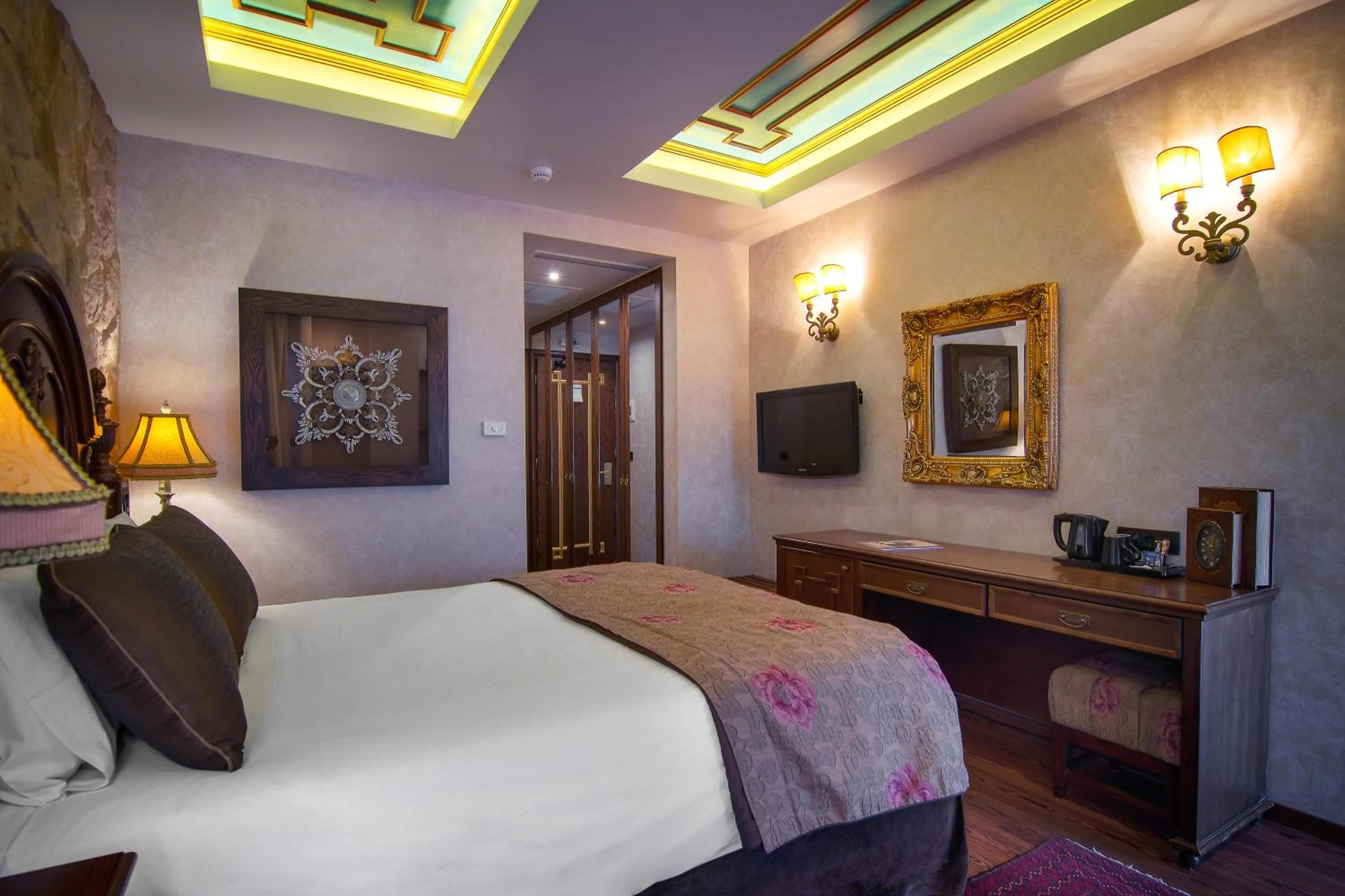 Bed in Hotel Kassaros