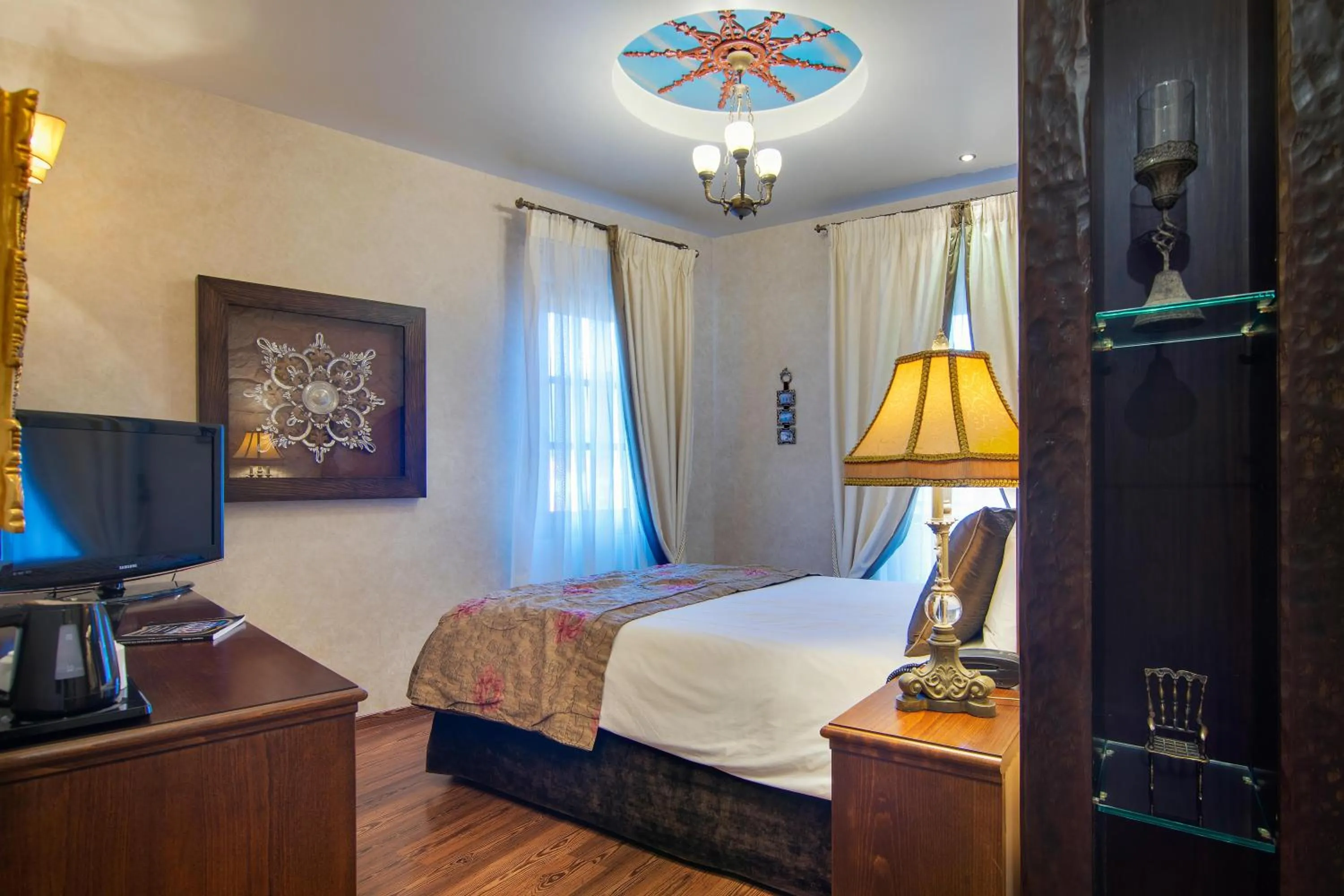 Bed in Hotel Kassaros