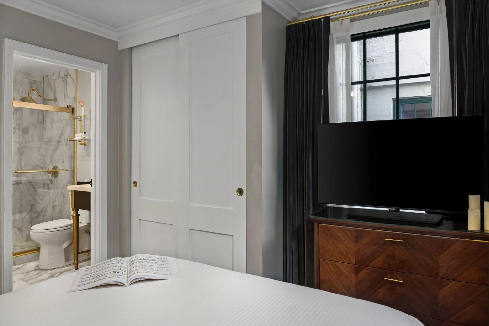 Property building, Bed in Inn at the Opera