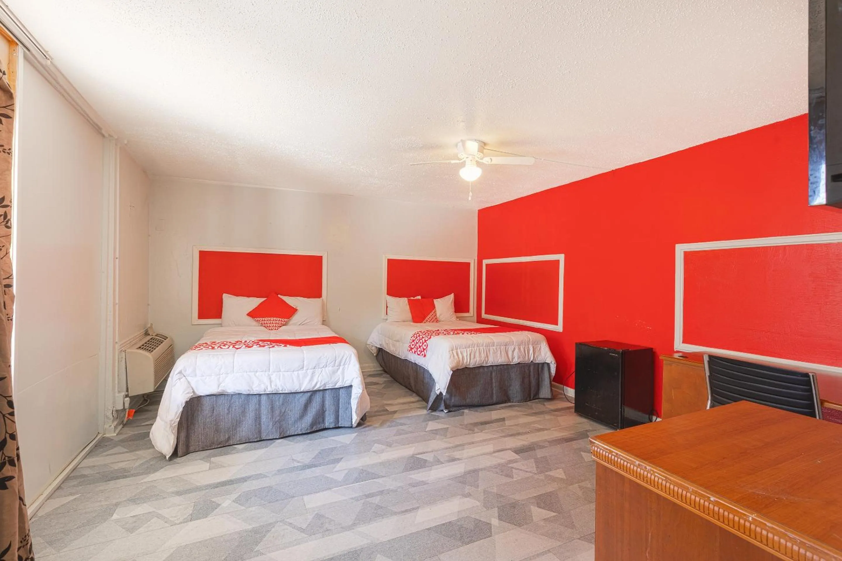 Bedroom in OYO Hotel Houston, TX near Medical Center NRG Stadium