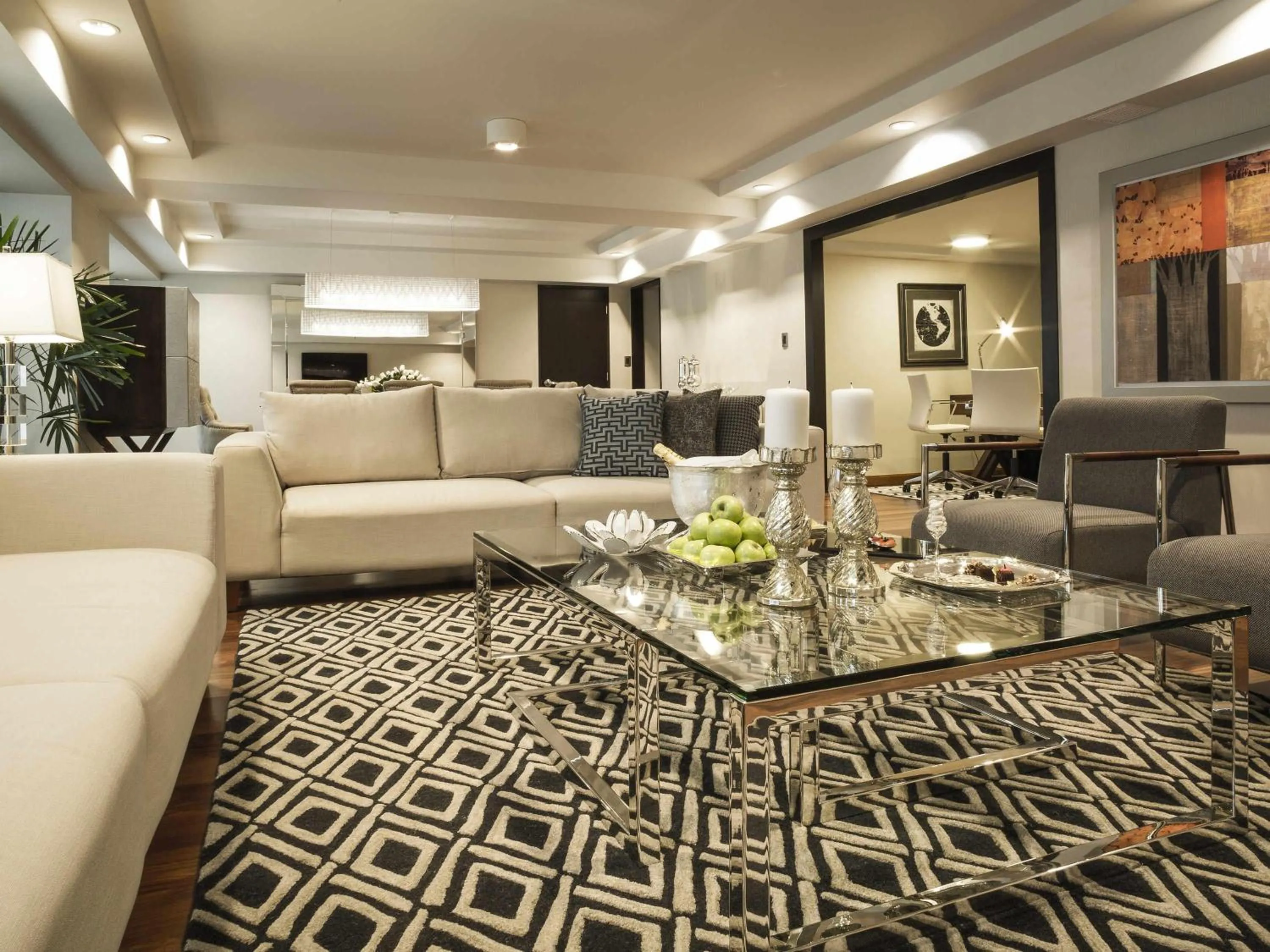 Bedroom in Swissotel Lima