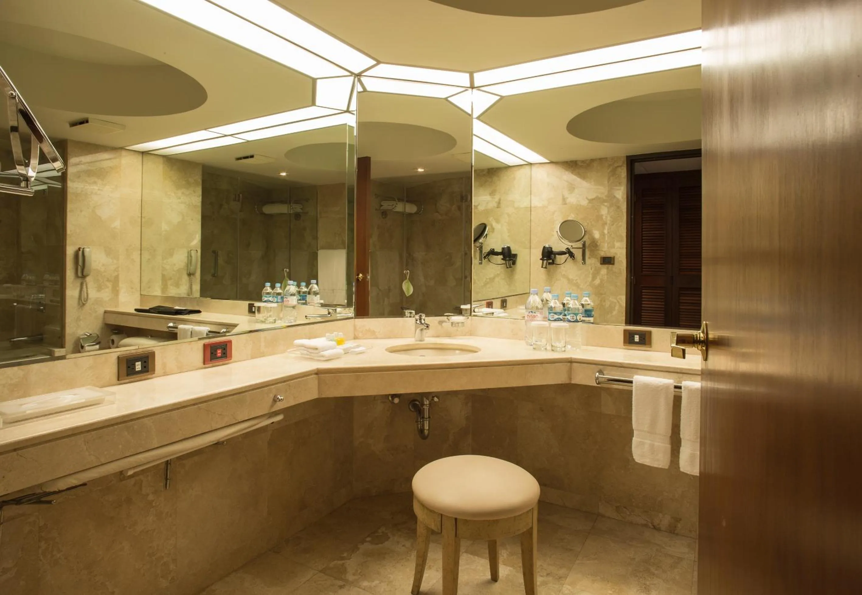 Bathroom in Swissotel Lima