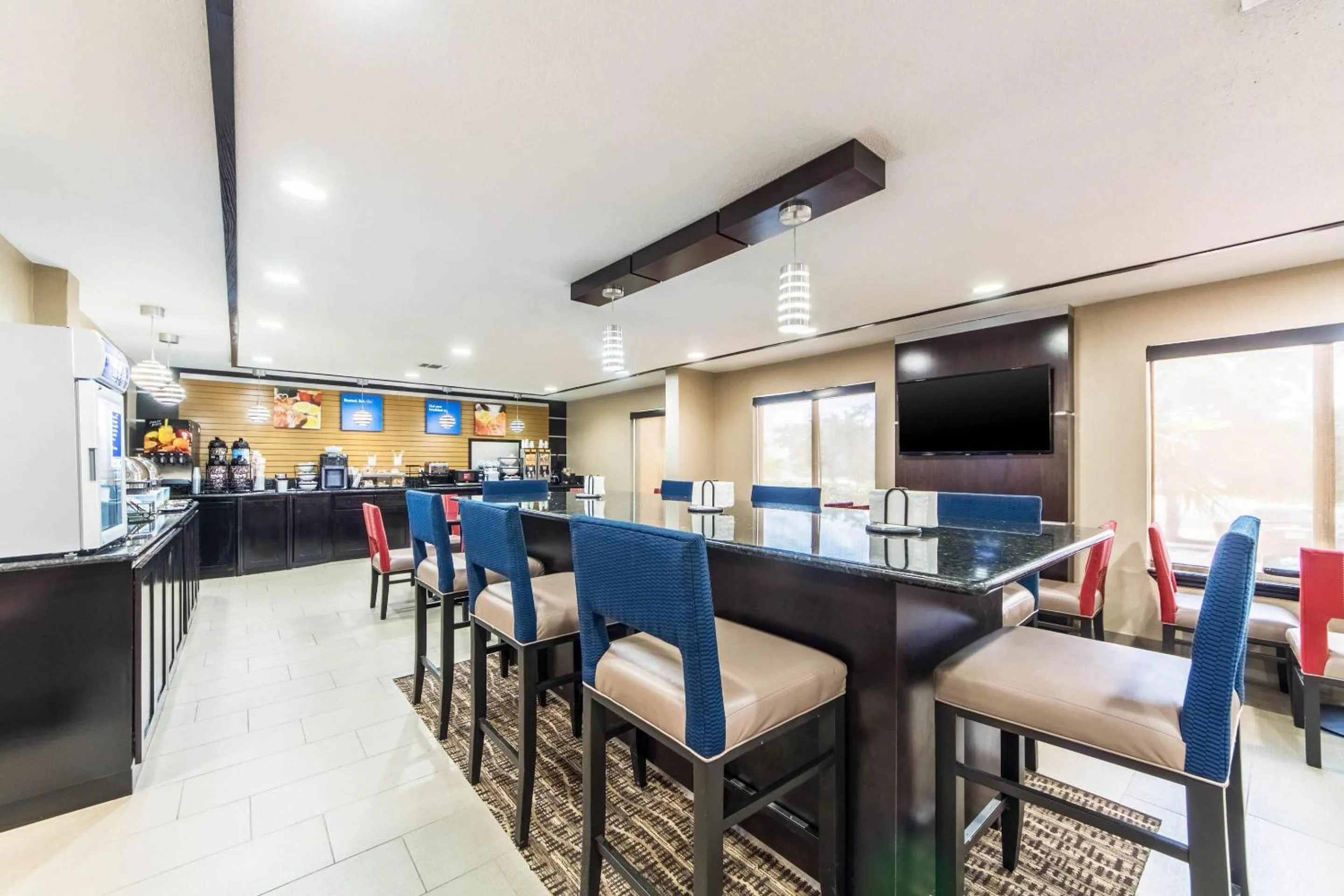 Breakfast in Comfort Inn Dallas Park Central