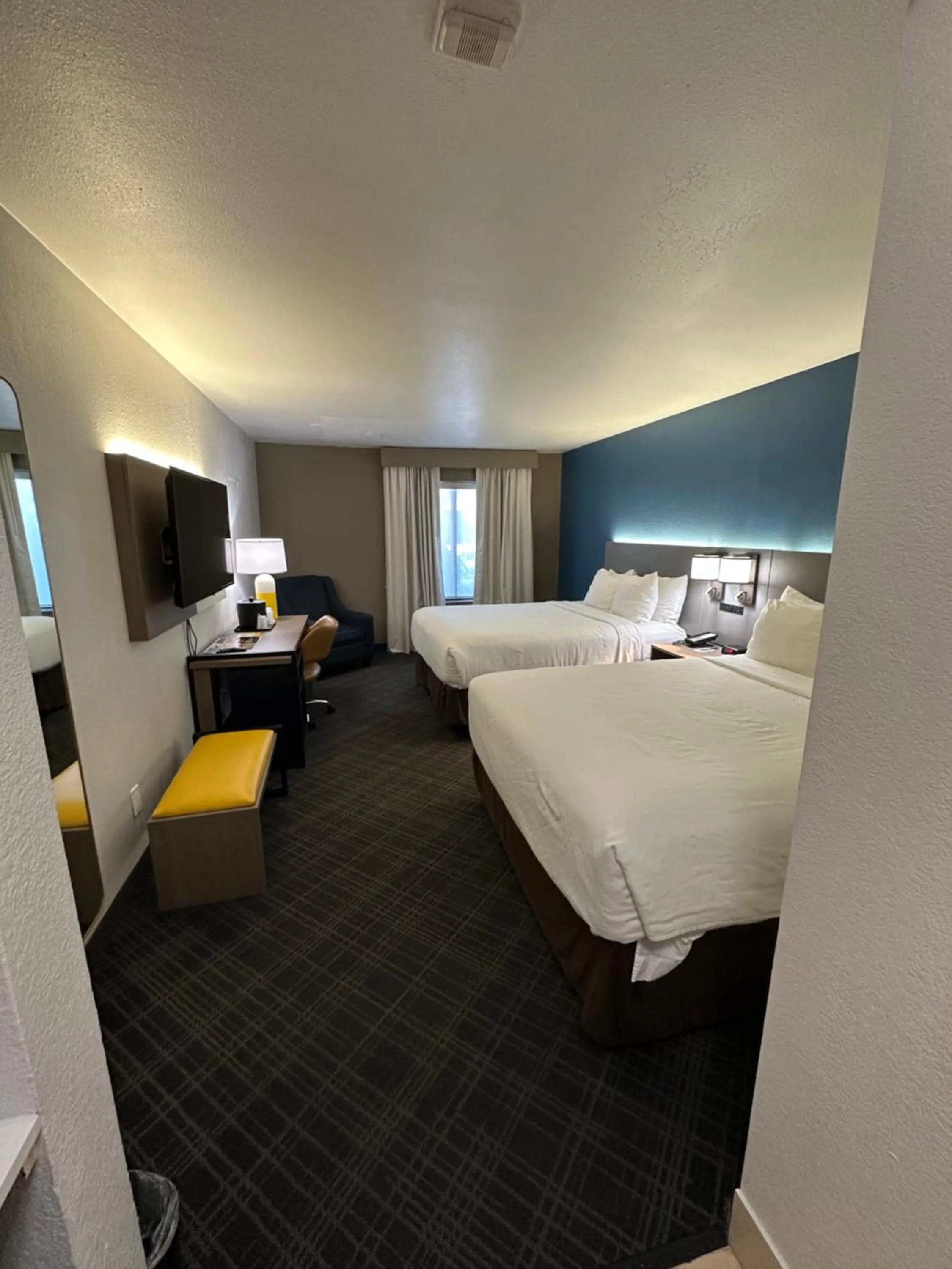 Bed in Comfort Inn Dallas Park Central