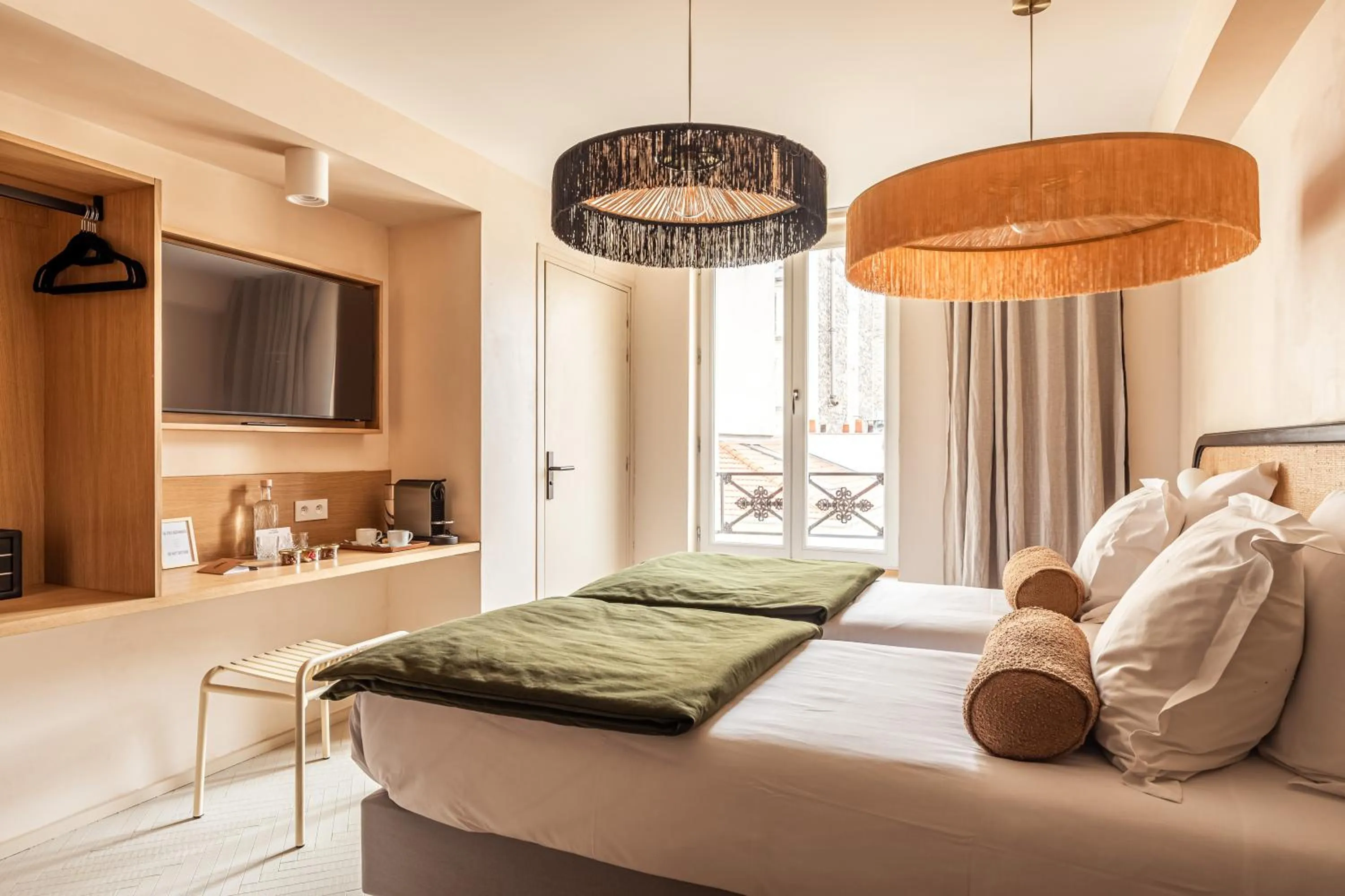 Photo of the whole room, Bed in Hôtel Maison Traversière