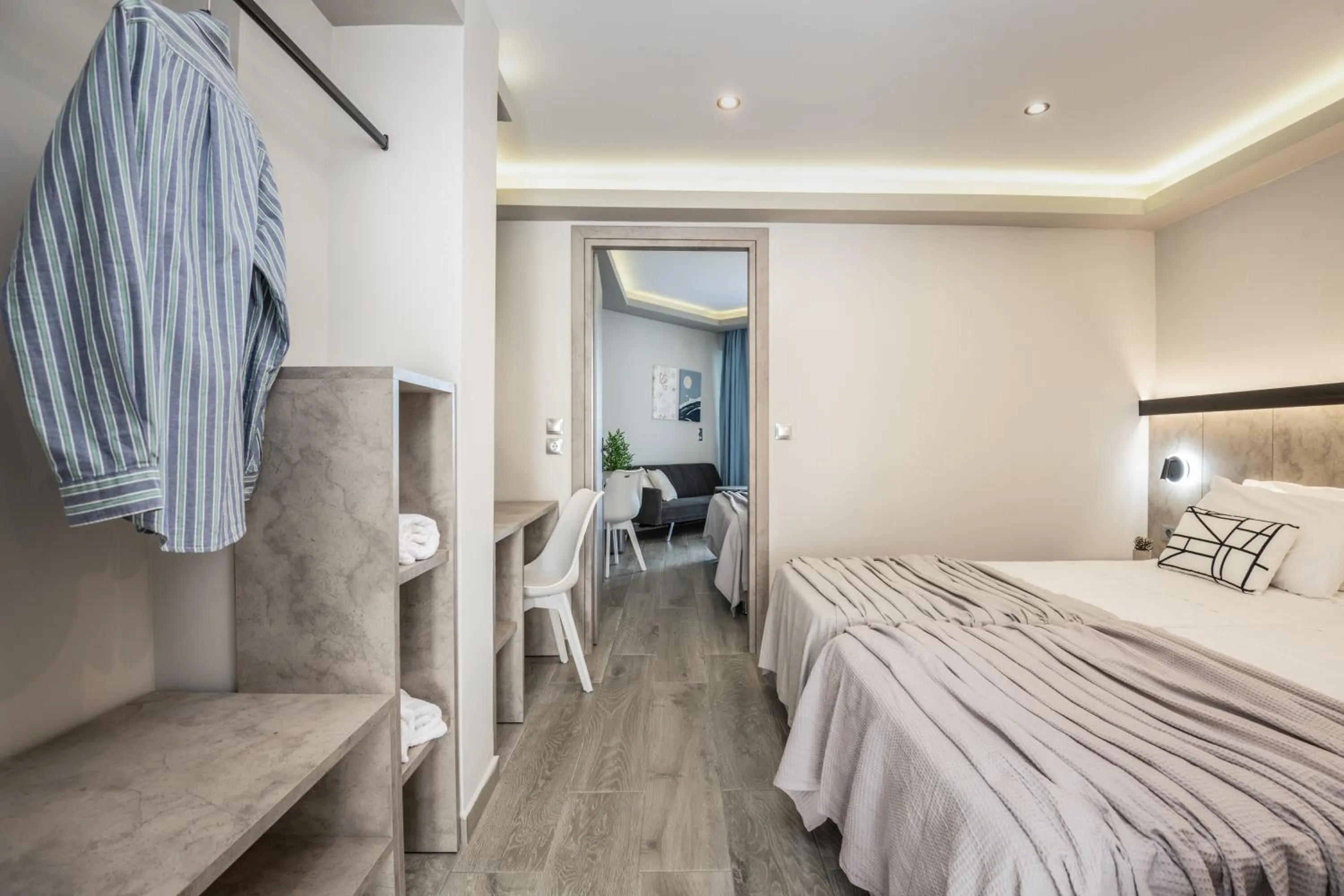 Facade/entrance, Bed in Callinica Hotel