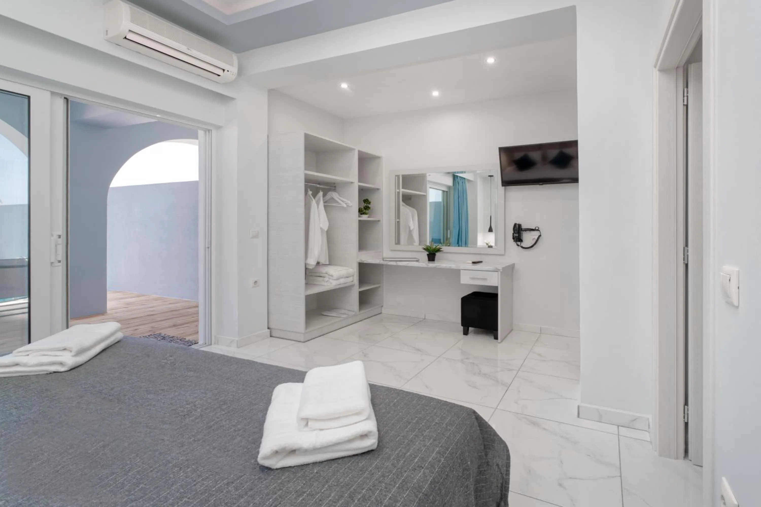 Bed in Callinica Hotel