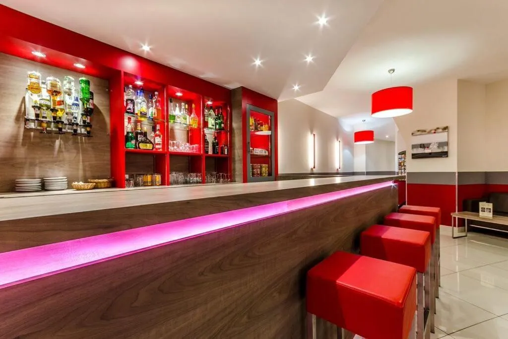 Lounge or bar in Hôtel Saint Louis de France