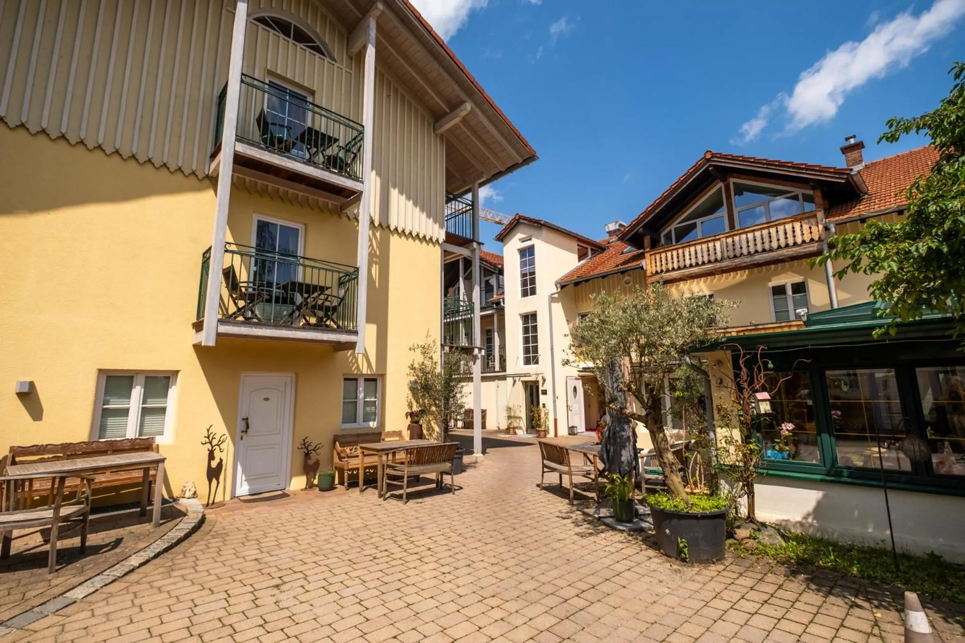 Property building in Landhaus Hotel Wolfratshausen