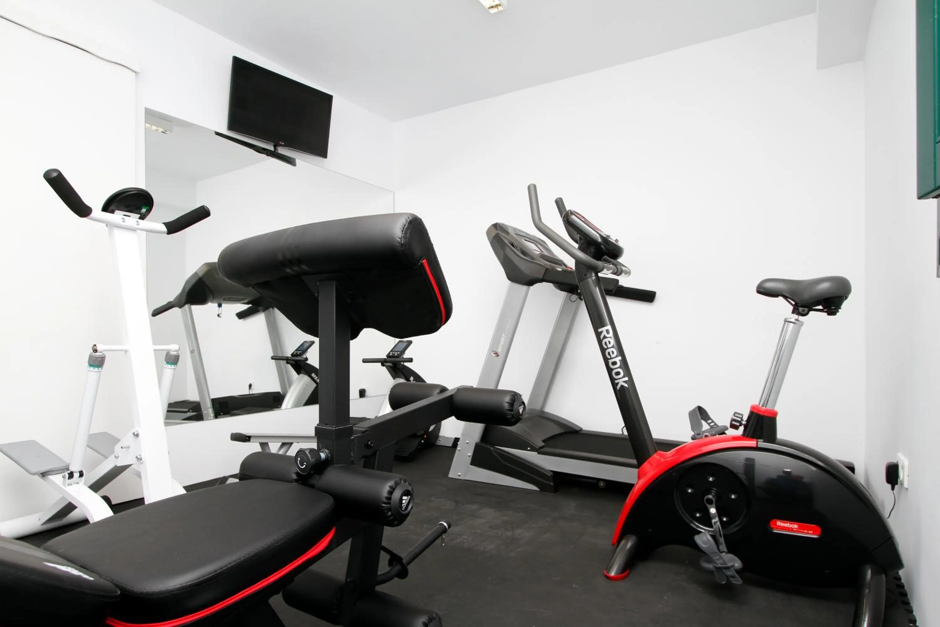 Fitness centre/facilities in Kalypso Hotel