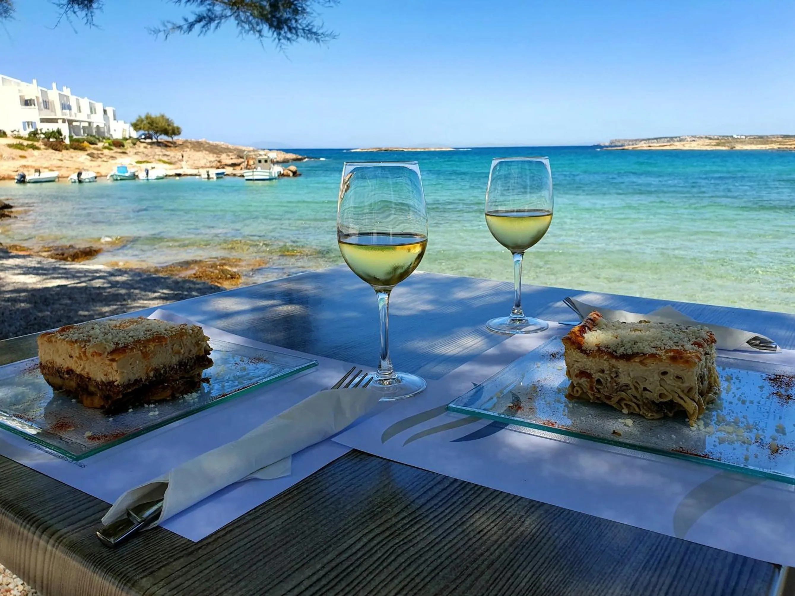 Restaurant/places to eat in Kalypso Hotel