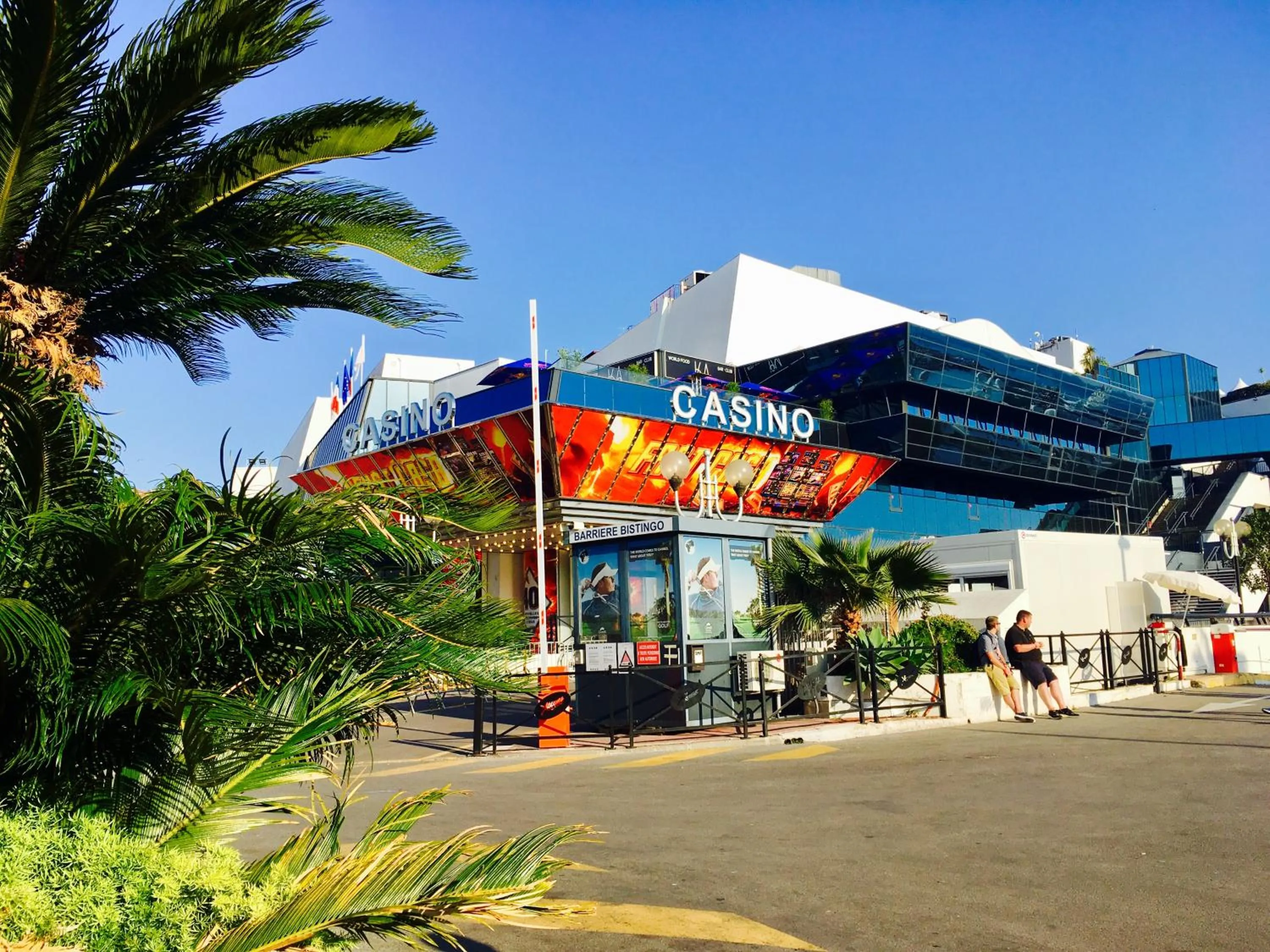 Game Room in Boutique Hotel Couleurs Suds