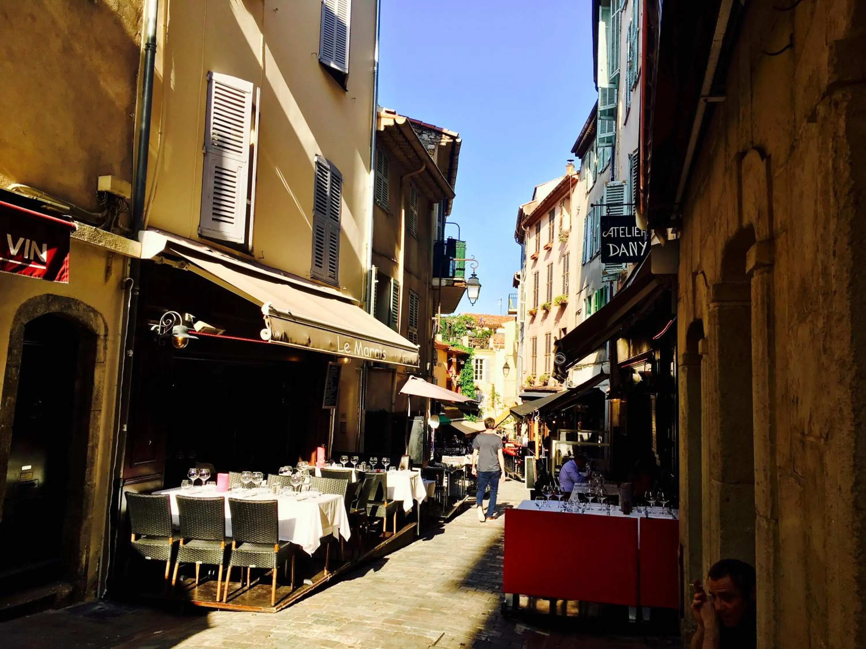 Restaurant/places to eat in Boutique Hotel Couleurs Suds