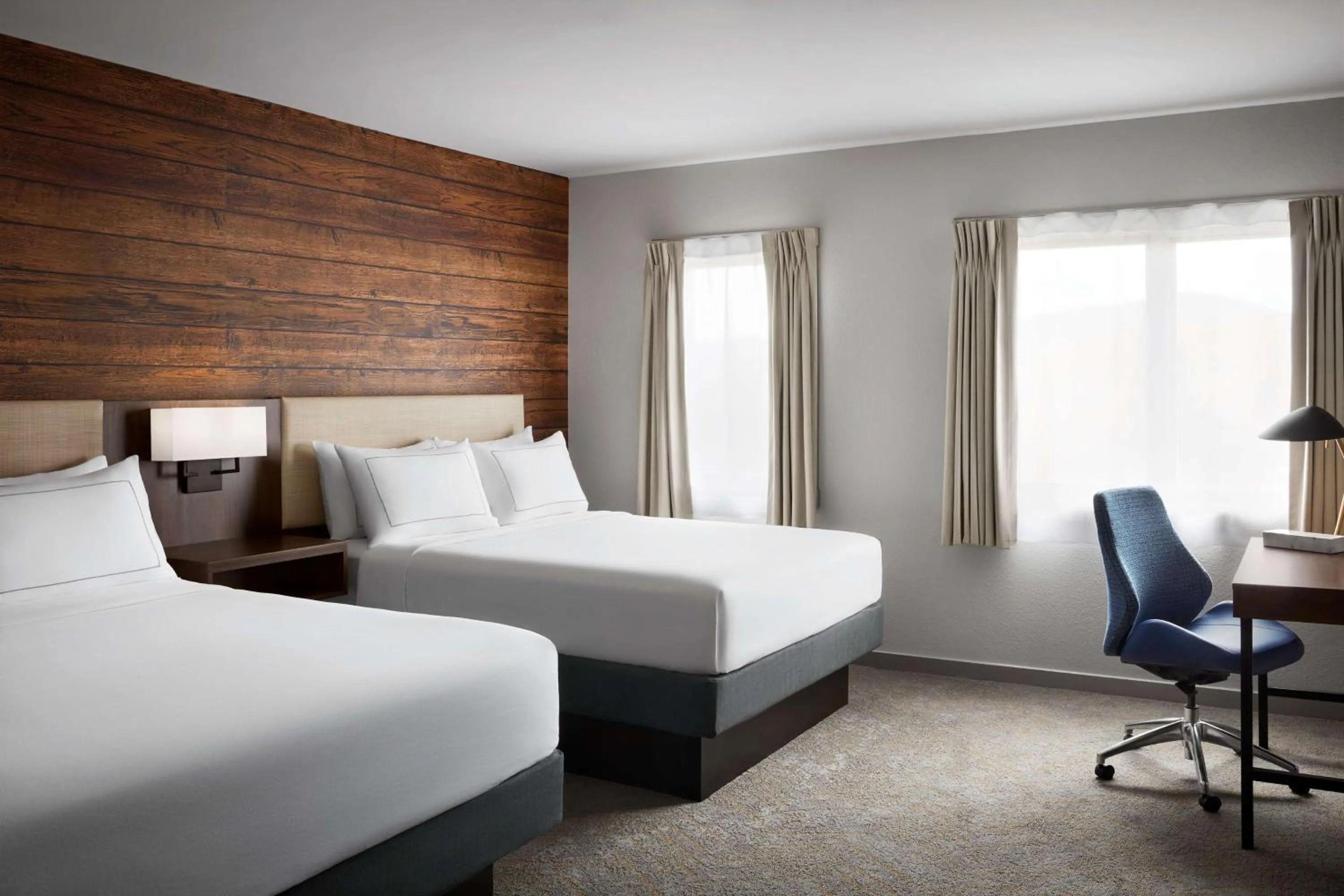 Bedroom, Bed in Killington Mountain Lodge, Tapestry Collection by Hilton