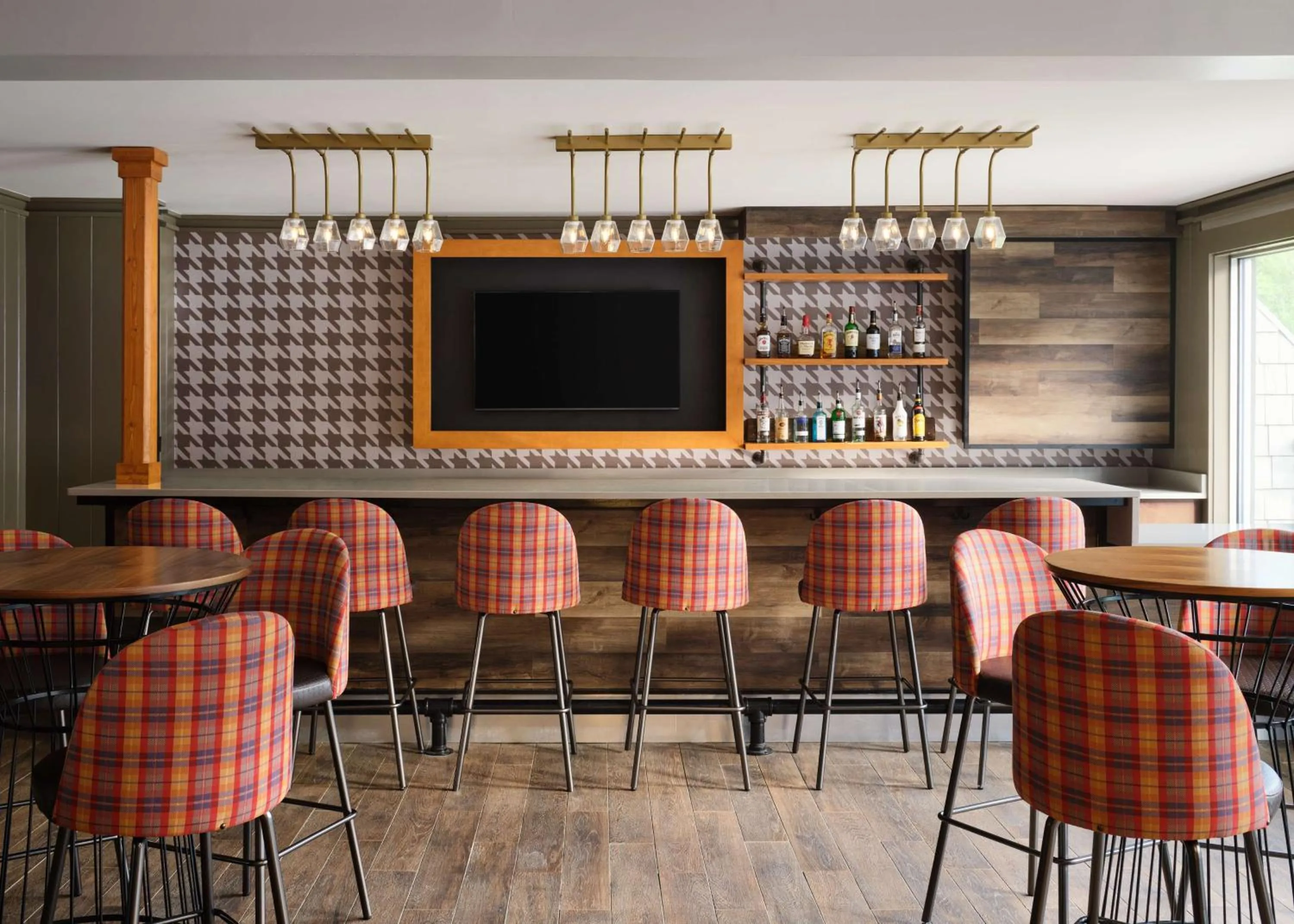 Lounge or bar in Killington Mountain Lodge, Tapestry Collection by Hilton