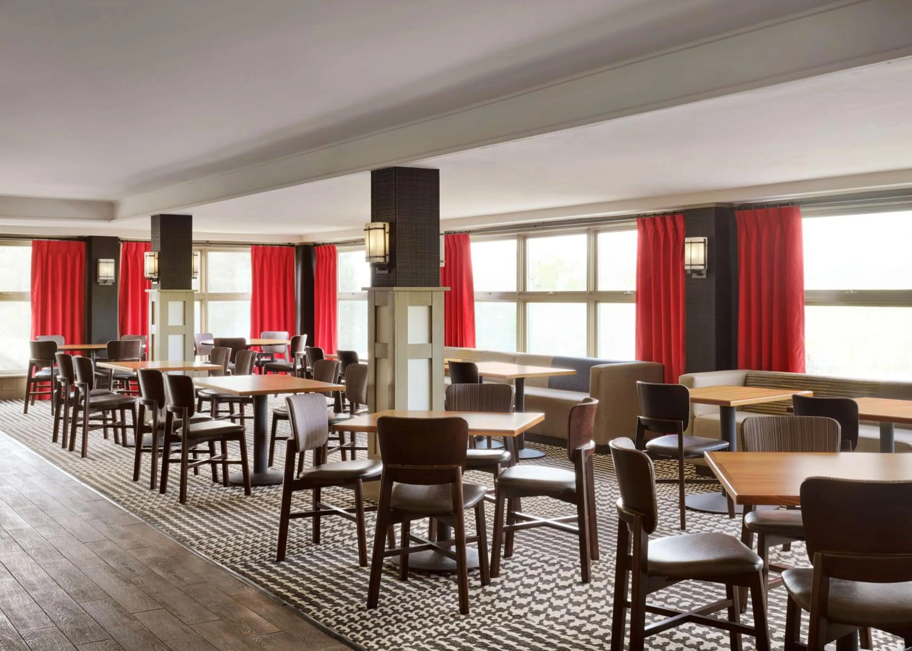 Restaurant/places to eat in Killington Mountain Lodge, Tapestry Collection by Hilton