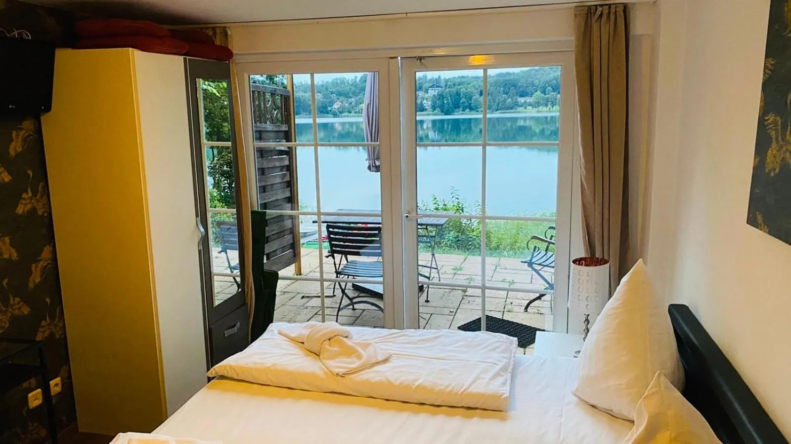 Bed in Strandhotel Vier Jahreszeiten Buckow