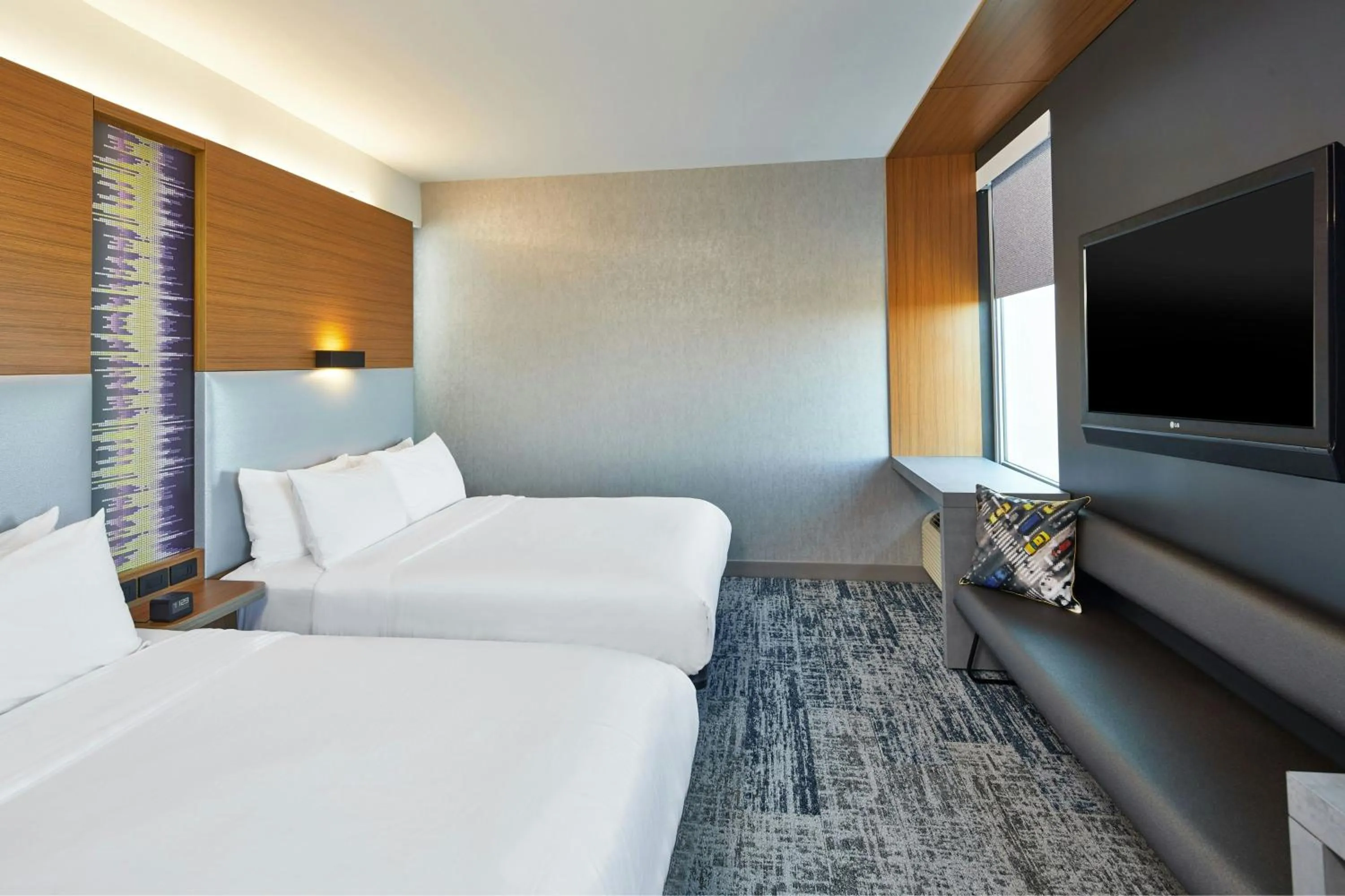 Photo of the whole room, Bed in Aloft Dulles Airport North