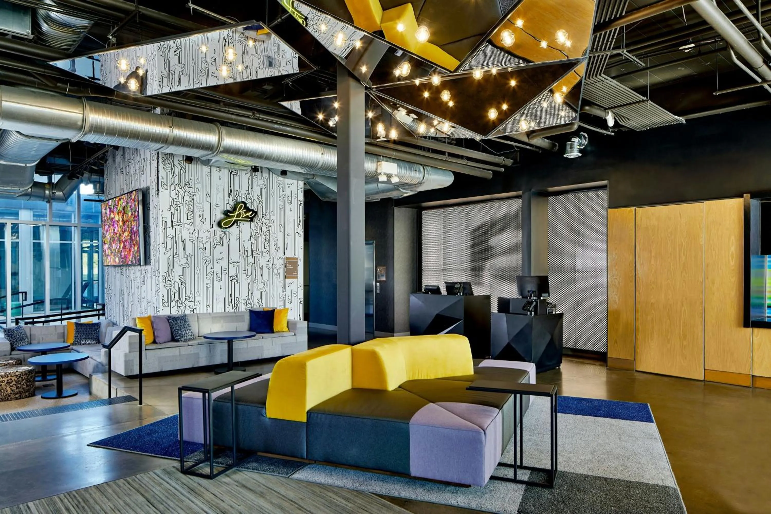 Lobby or reception in Aloft Dulles Airport North