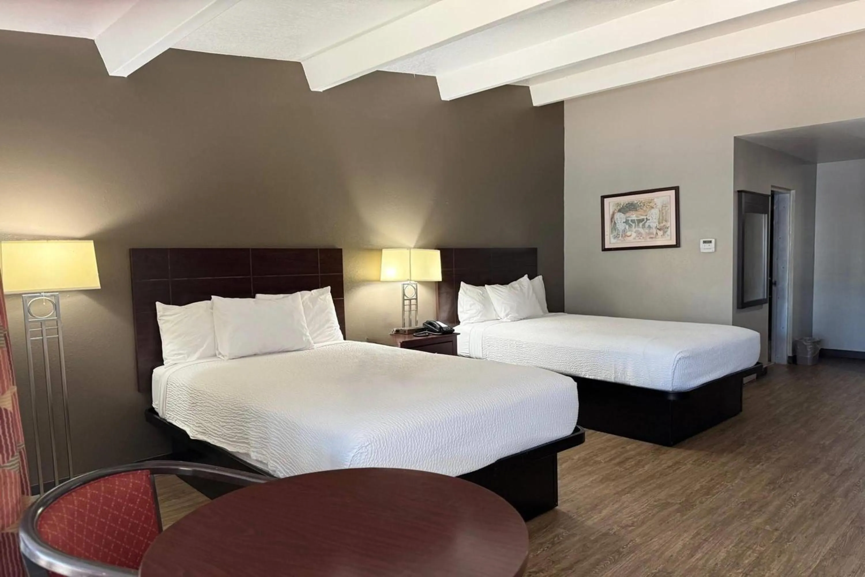 Photo of the whole room, Bed in Travelodge by Wyndham Lakeland