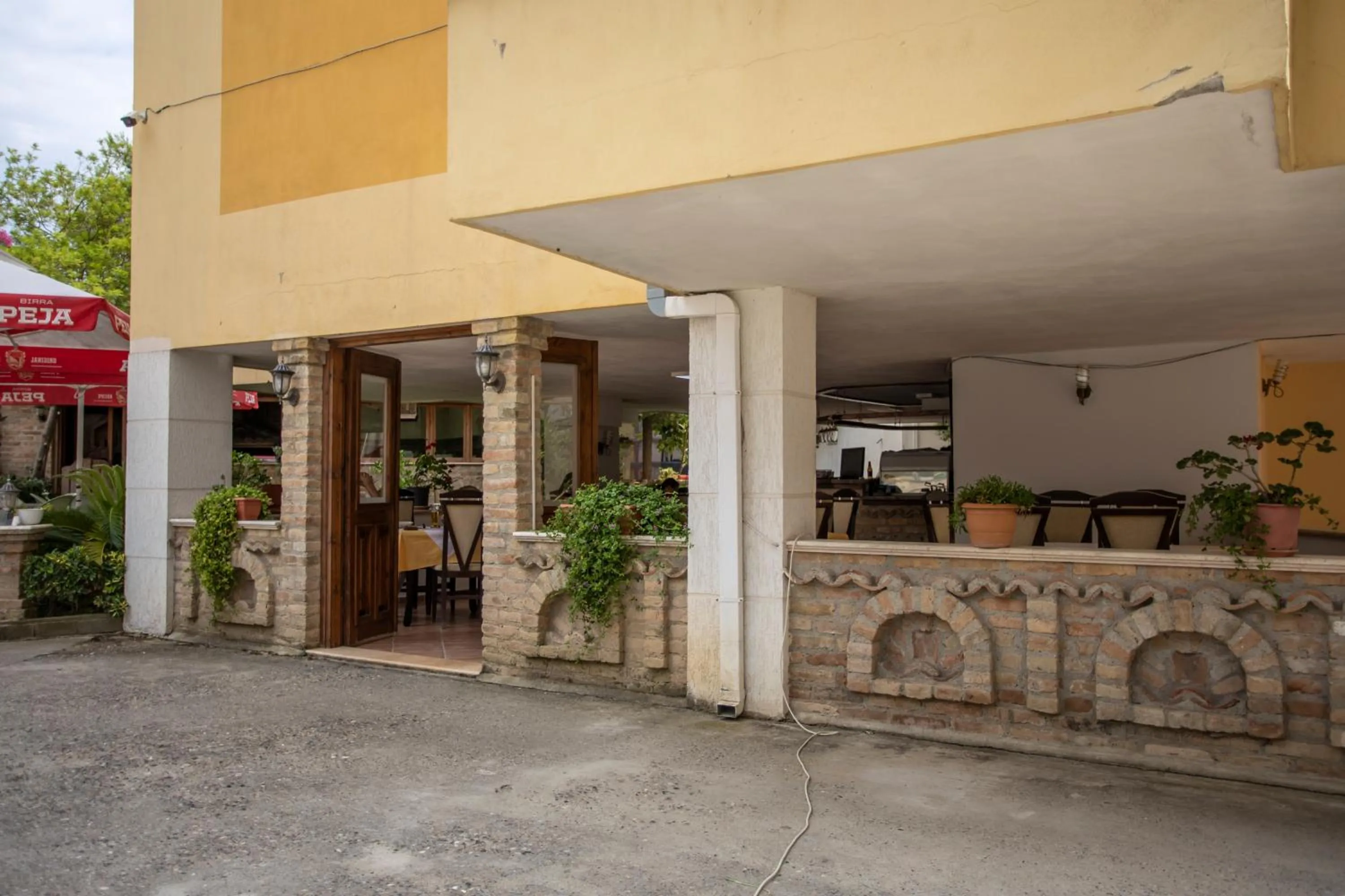 Property building in Hotel Sunrise