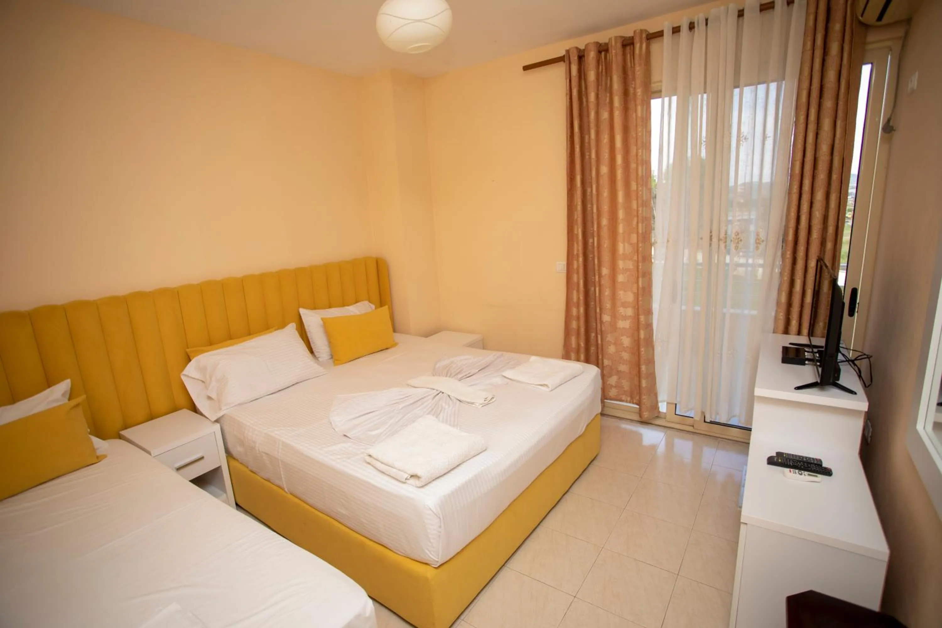 Bed in Hotel Sunrise