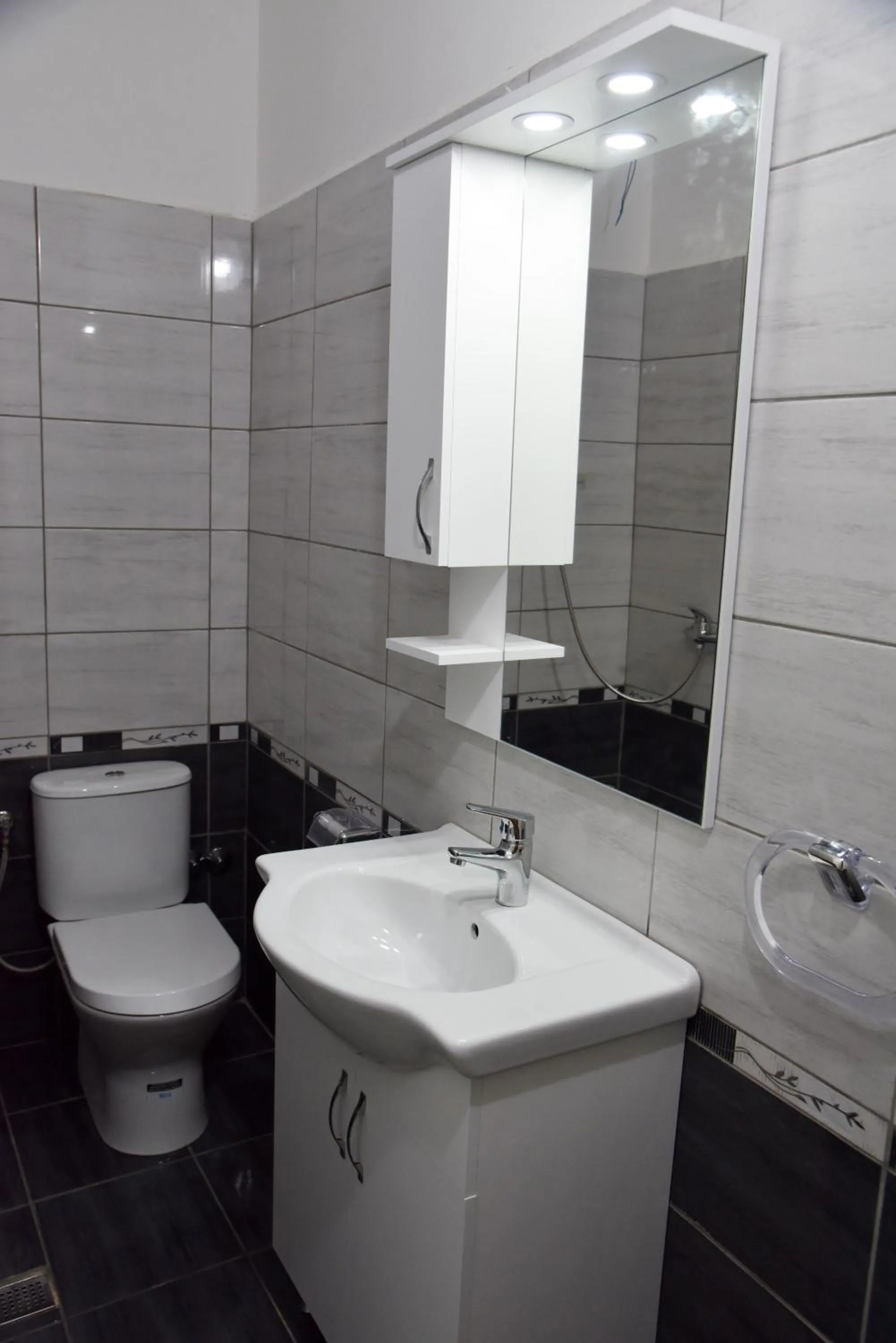 Shower in Hotel Sunrise