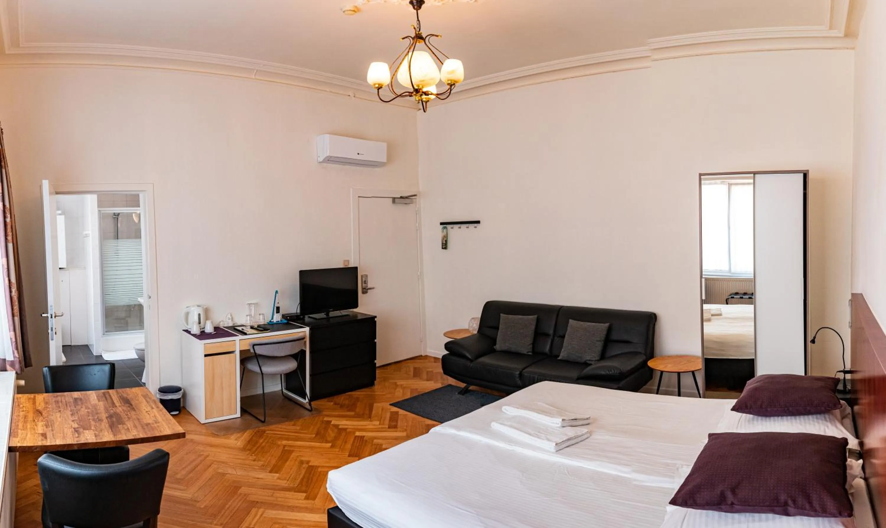 Bed in Hotel Cathedral Gent Centrum