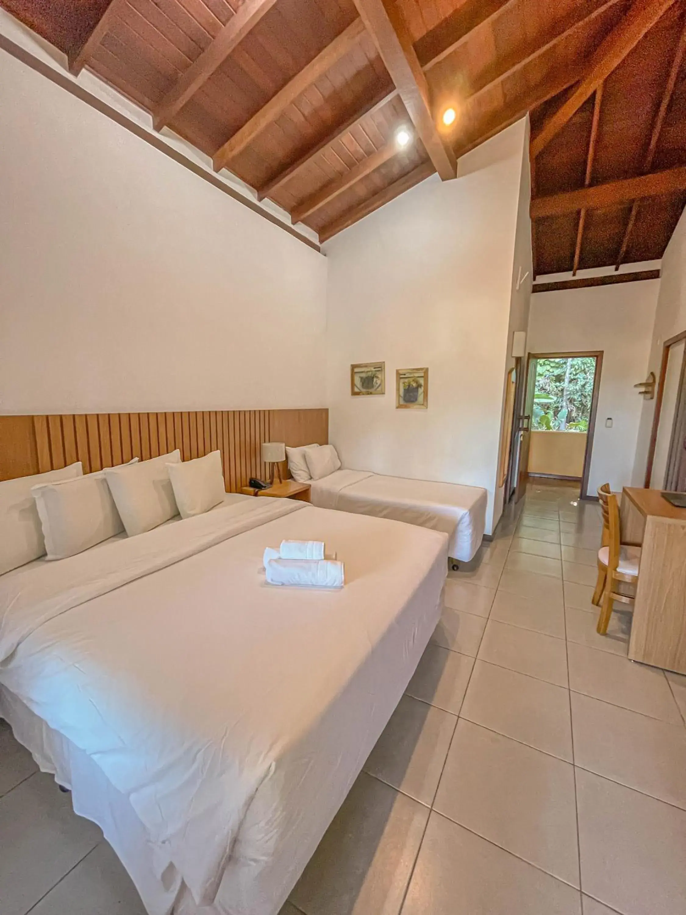 Standard Triple Room with Balcony in Mar Paraíso Hotel Standard Triple Room with Balcony in Mar Paraíso Hotel