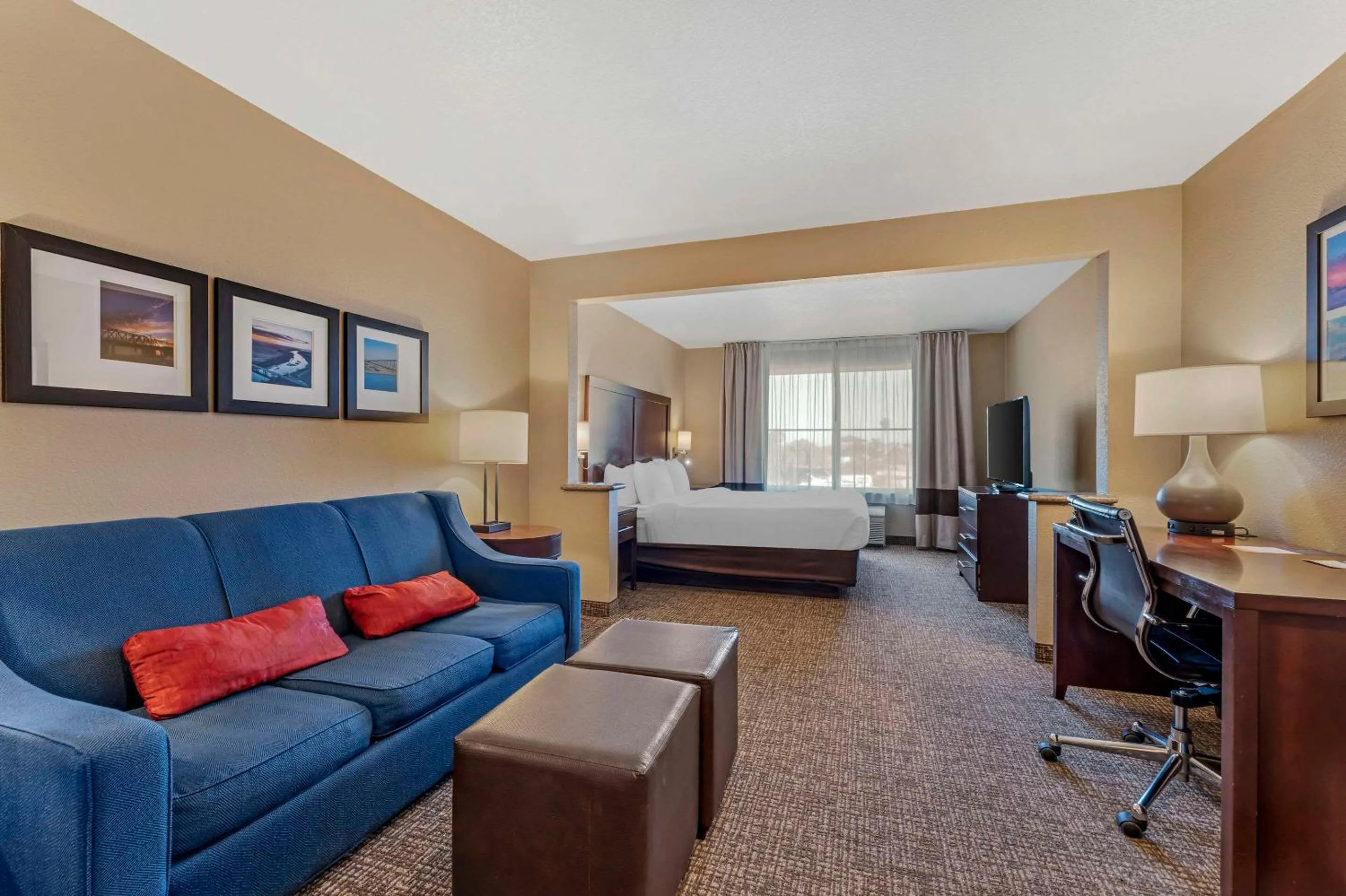 Bedroom in Comfort Inn Lathrop Stockton Airport