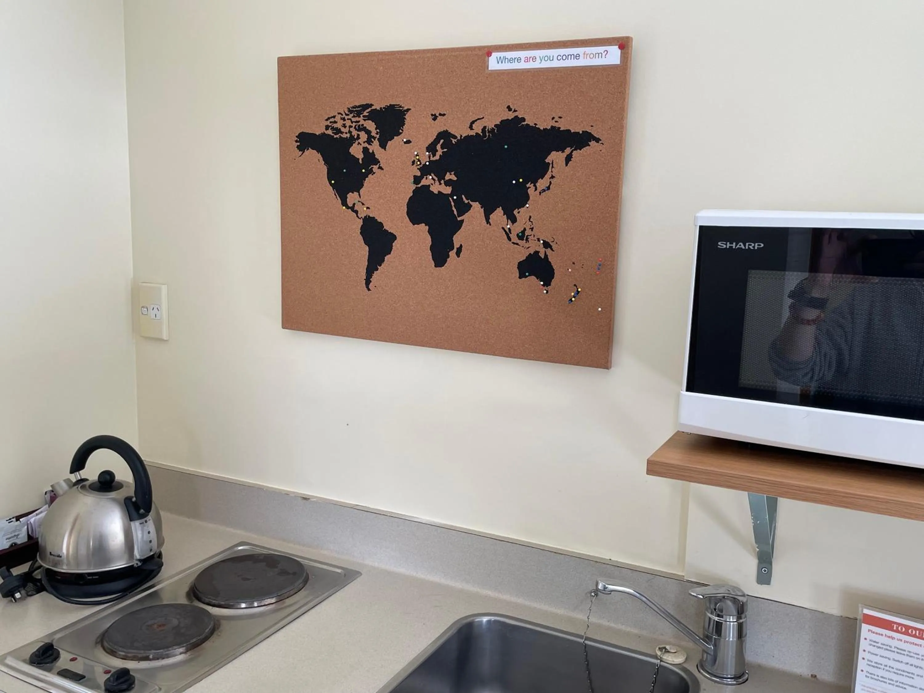 Kitchen or kitchenette in Central Park Motor Lodge