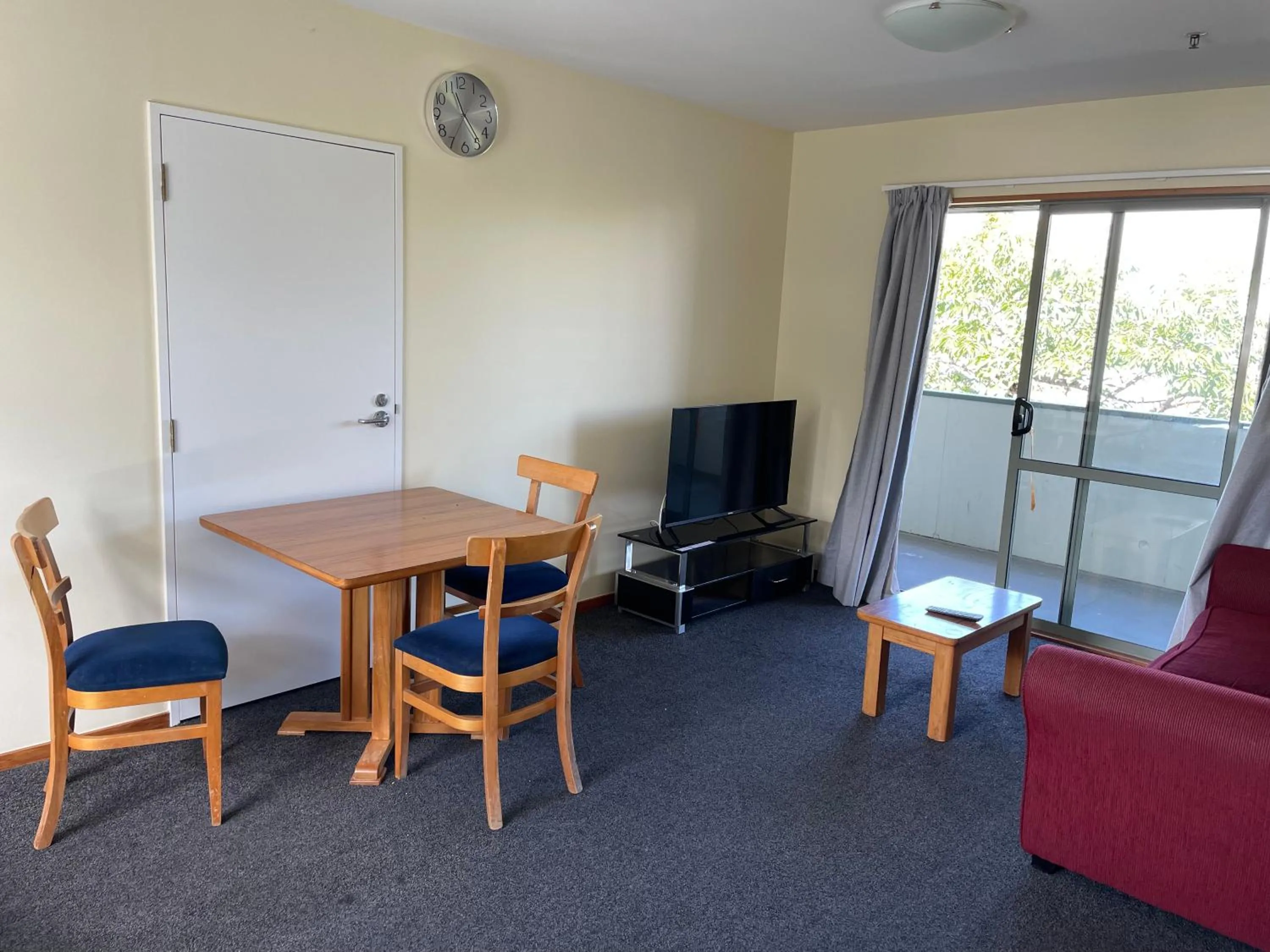 Living room in Central Park Motor Lodge