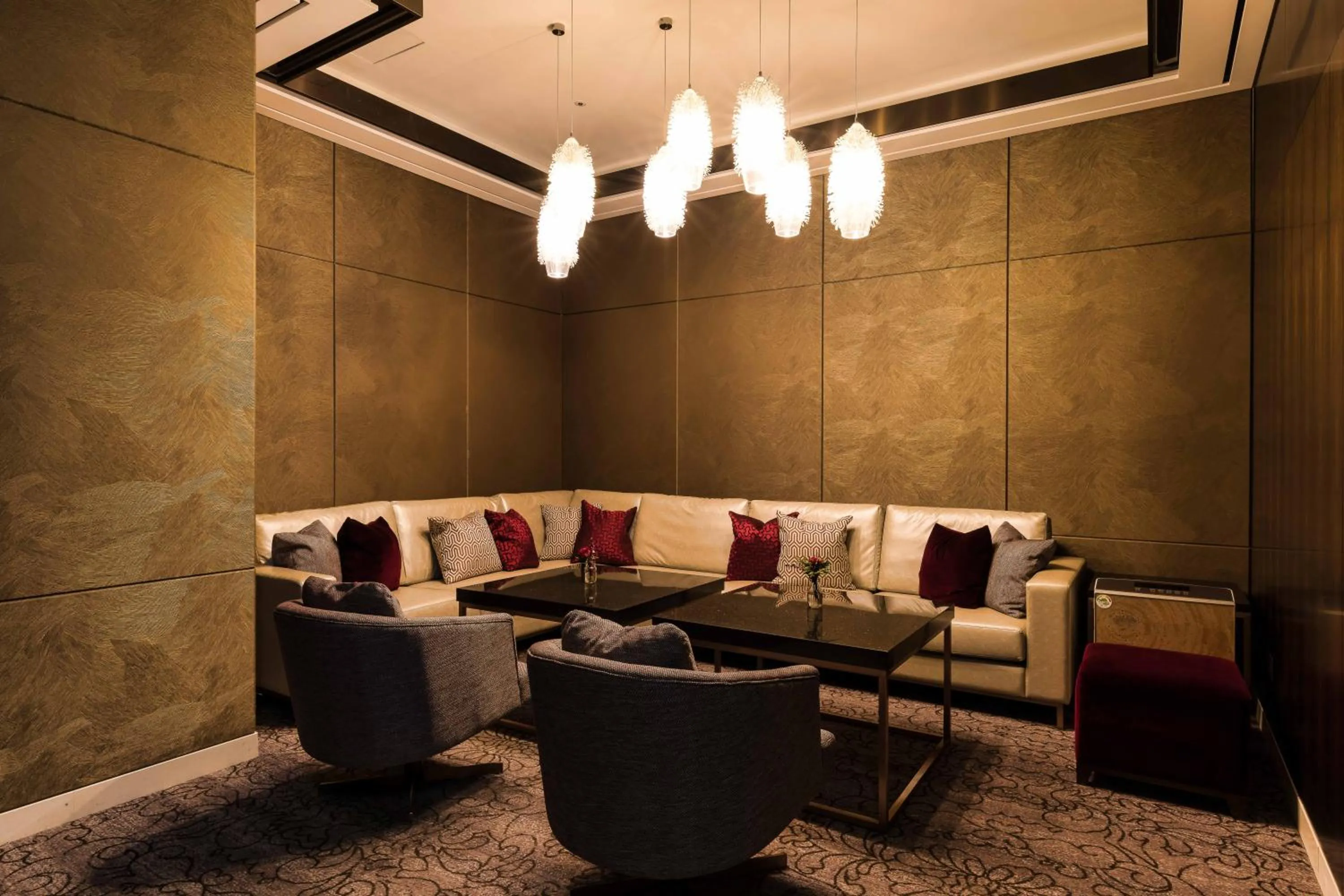 Lounge or bar in Lotte Hotel Busan