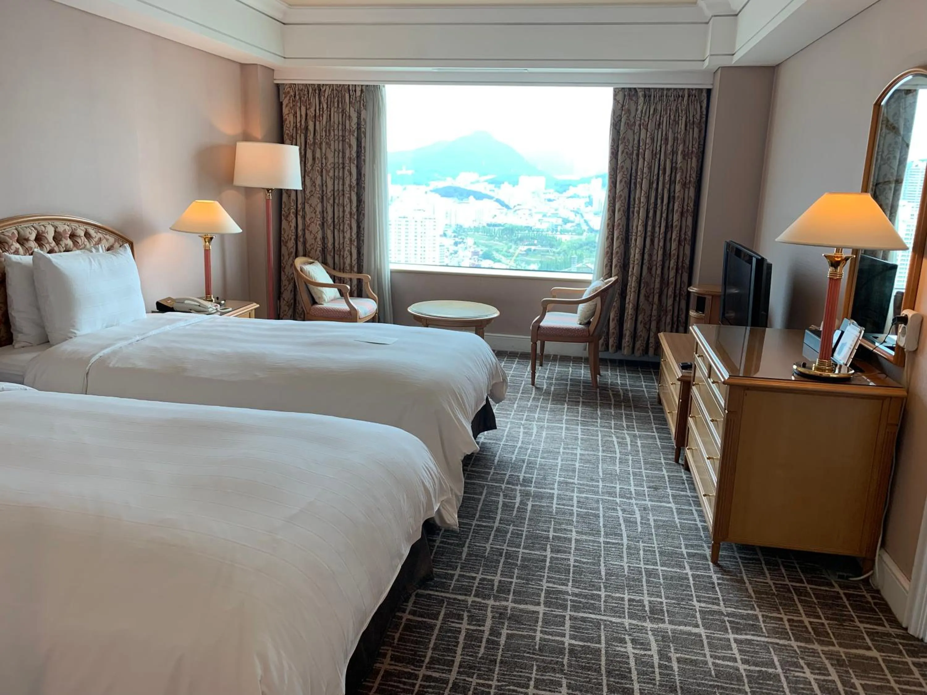 Bed in Lotte Hotel Busan