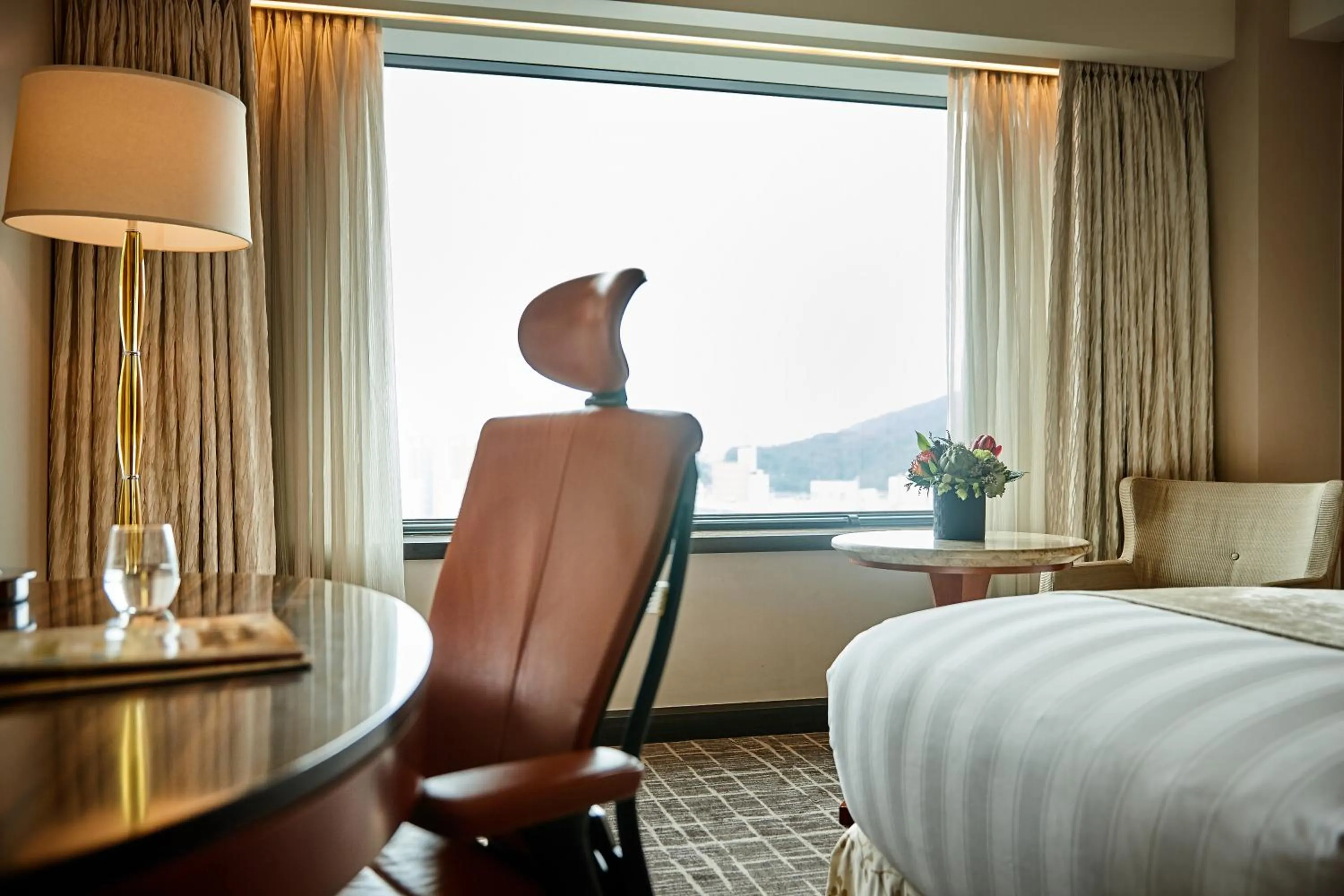 hair dresser, Bed in Lotte Hotel Busan