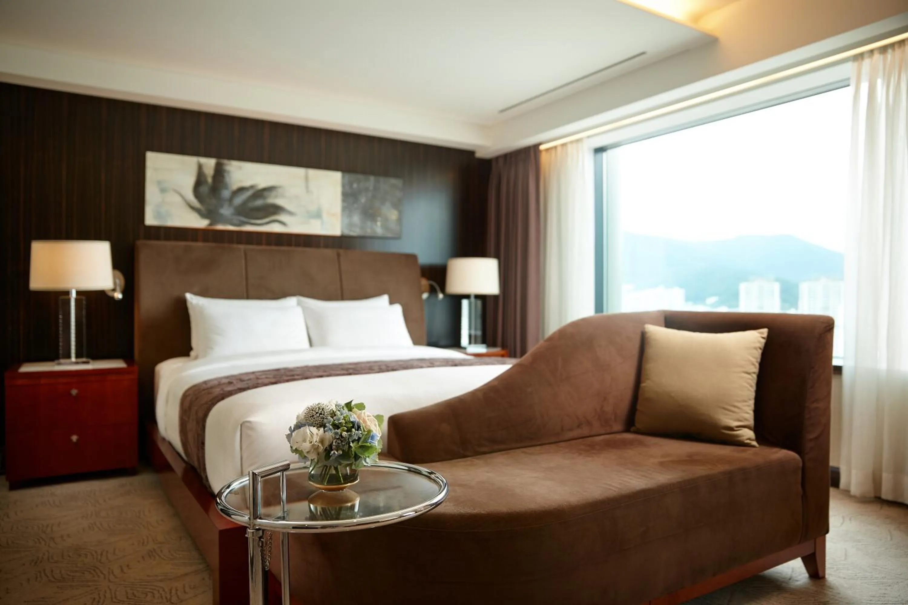 Bed in Lotte Hotel Busan