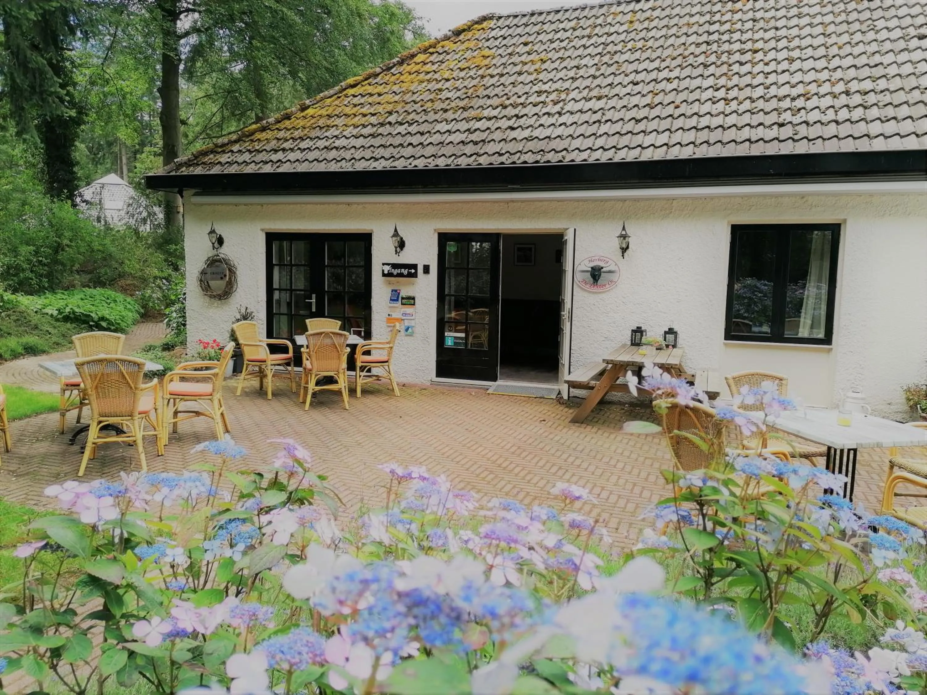 Facade/entrance in Herberg De Eexter Os