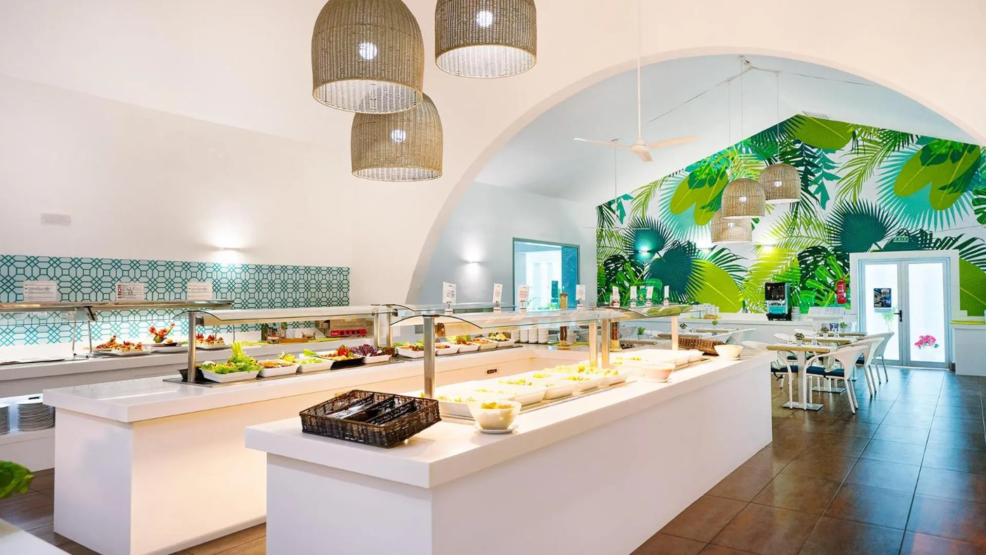 Restaurant/places to eat in Canary Garden Club