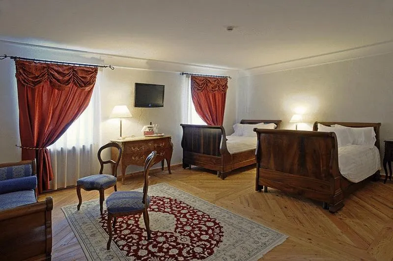 Decorative detail, Bed in Park Hotel Villa Carpenada