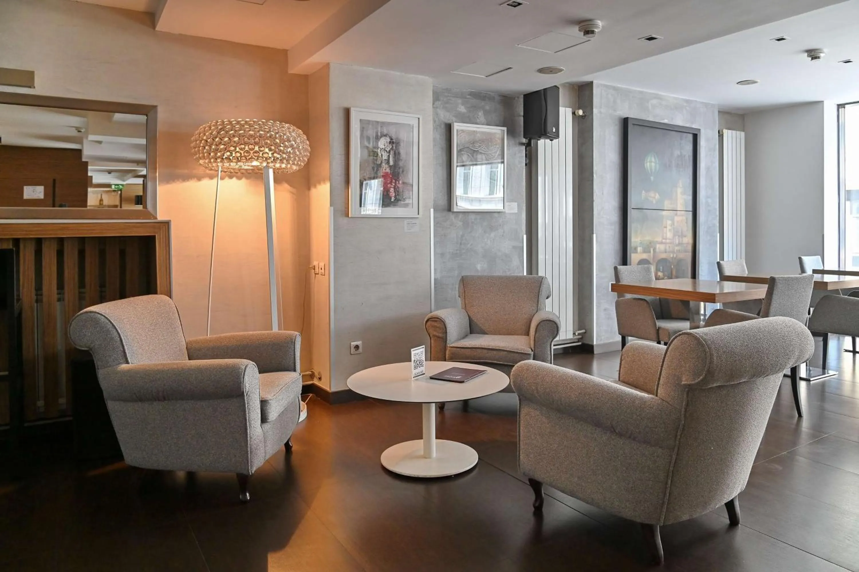 Lounge or bar in Belgrade Art Hotel, a member of Radisson Individuals