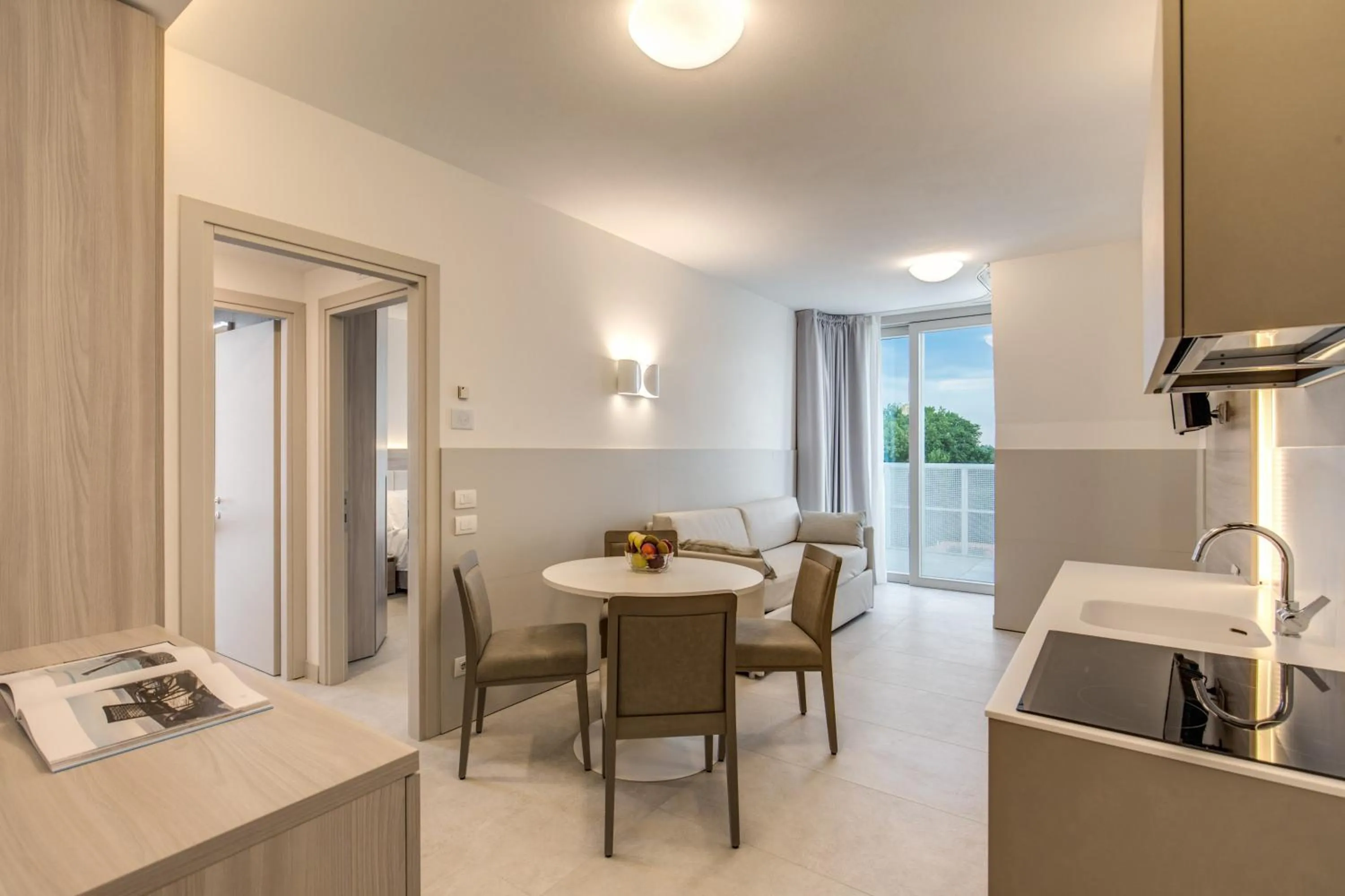 Kitchen or kitchenette, Dining Area in Hotel Astromare