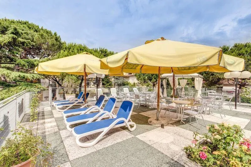 Patio, Swimming Pool in Hotel Astromare