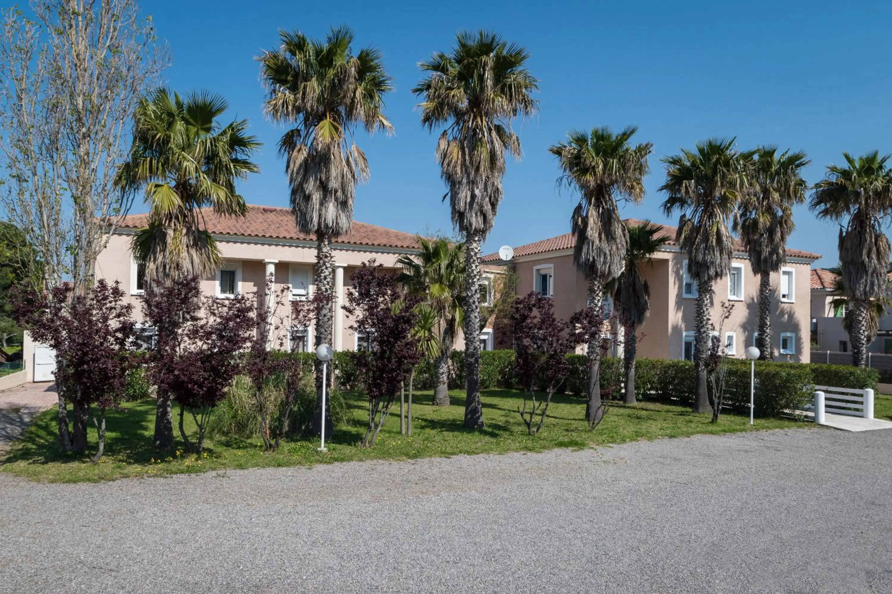 Facade/entrance in Hôtel Thalassa