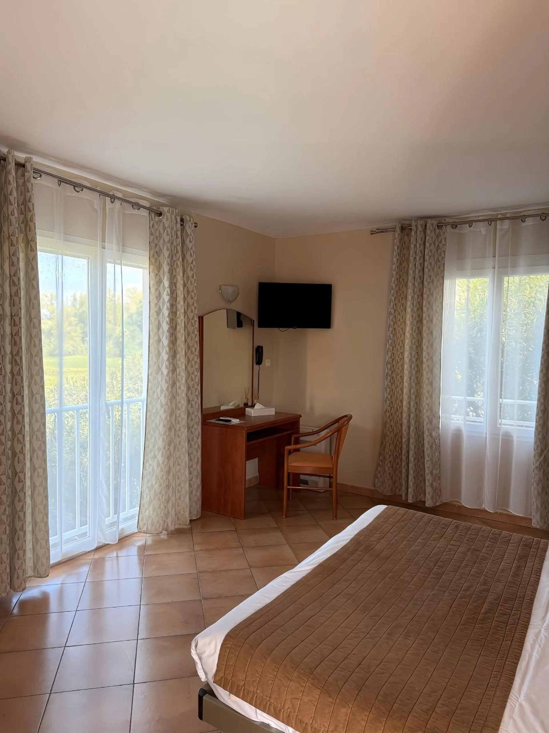 Bed in Hôtel Thalassa