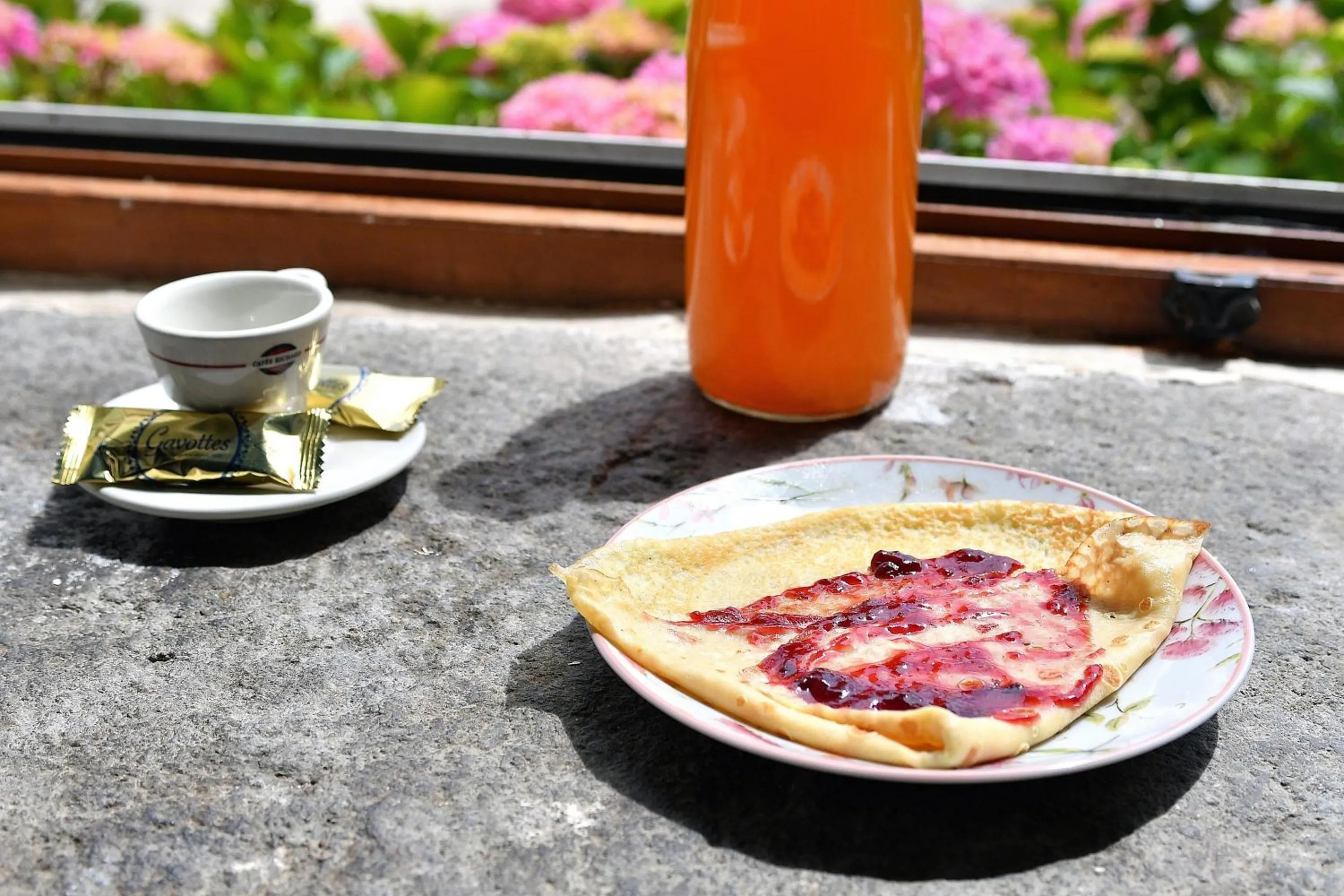 Food and drinks in Domaine de launay blot, Proche MT ST MICHEL