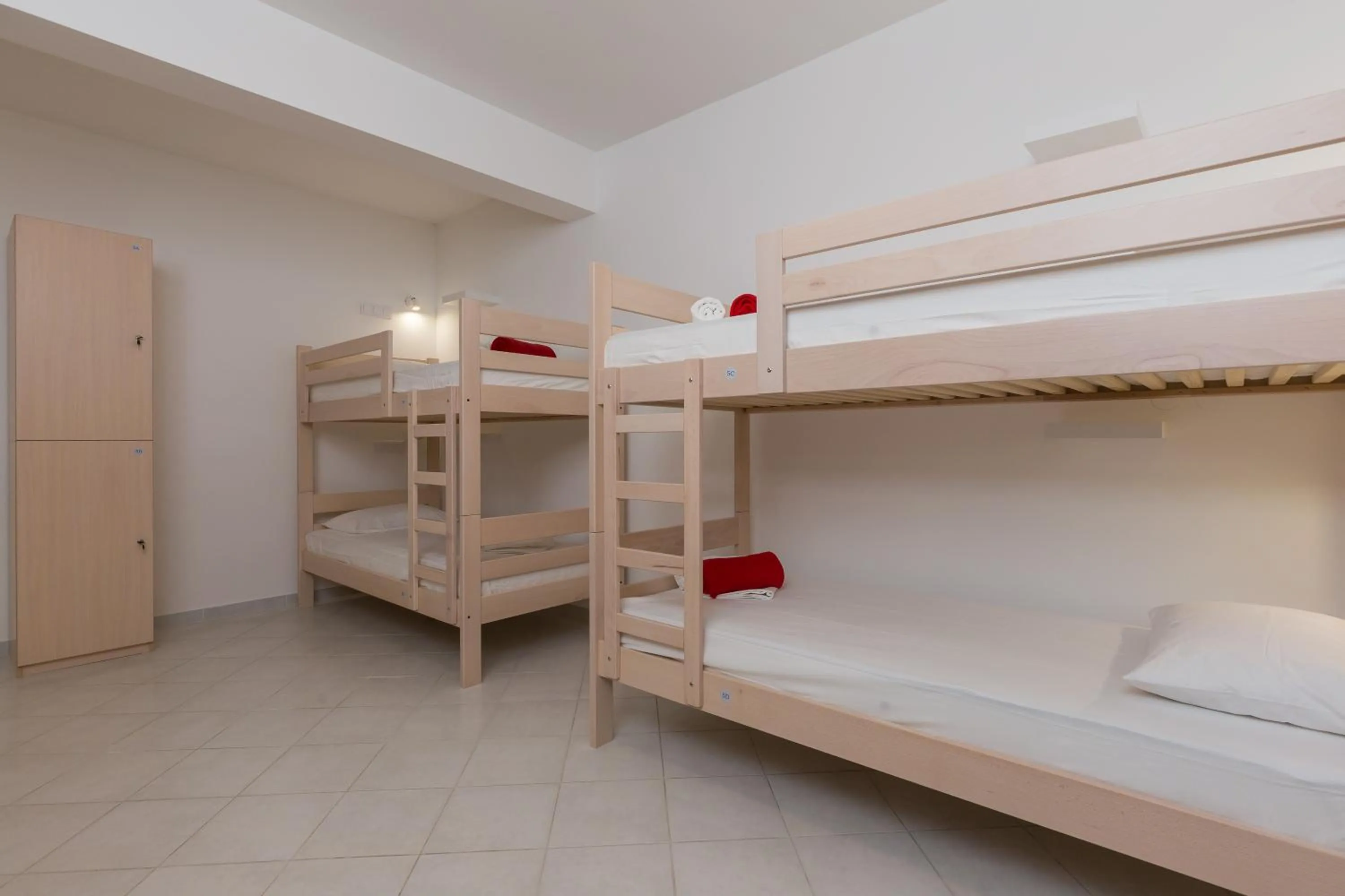 bunk bed, Bed in Hostel Free Bird