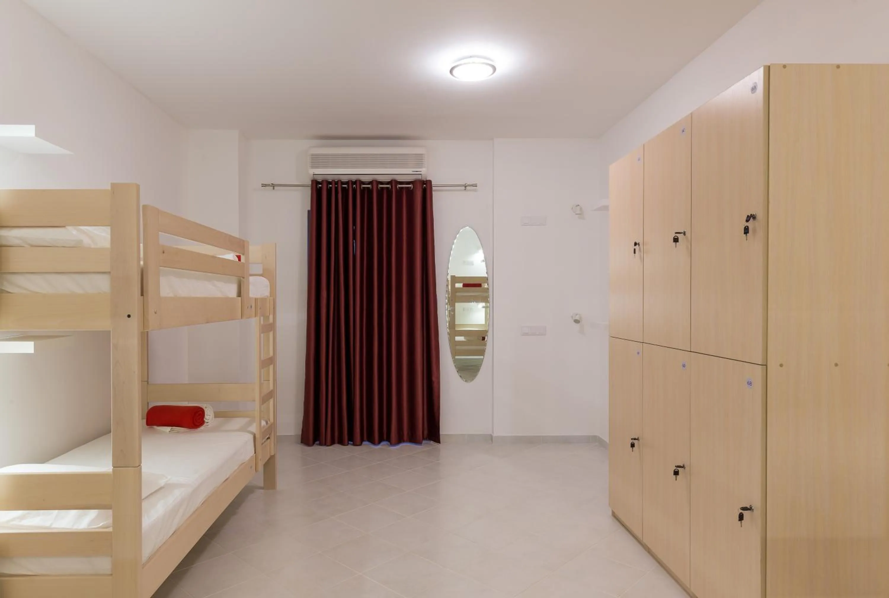 bunk bed, Bed in Hostel Free Bird