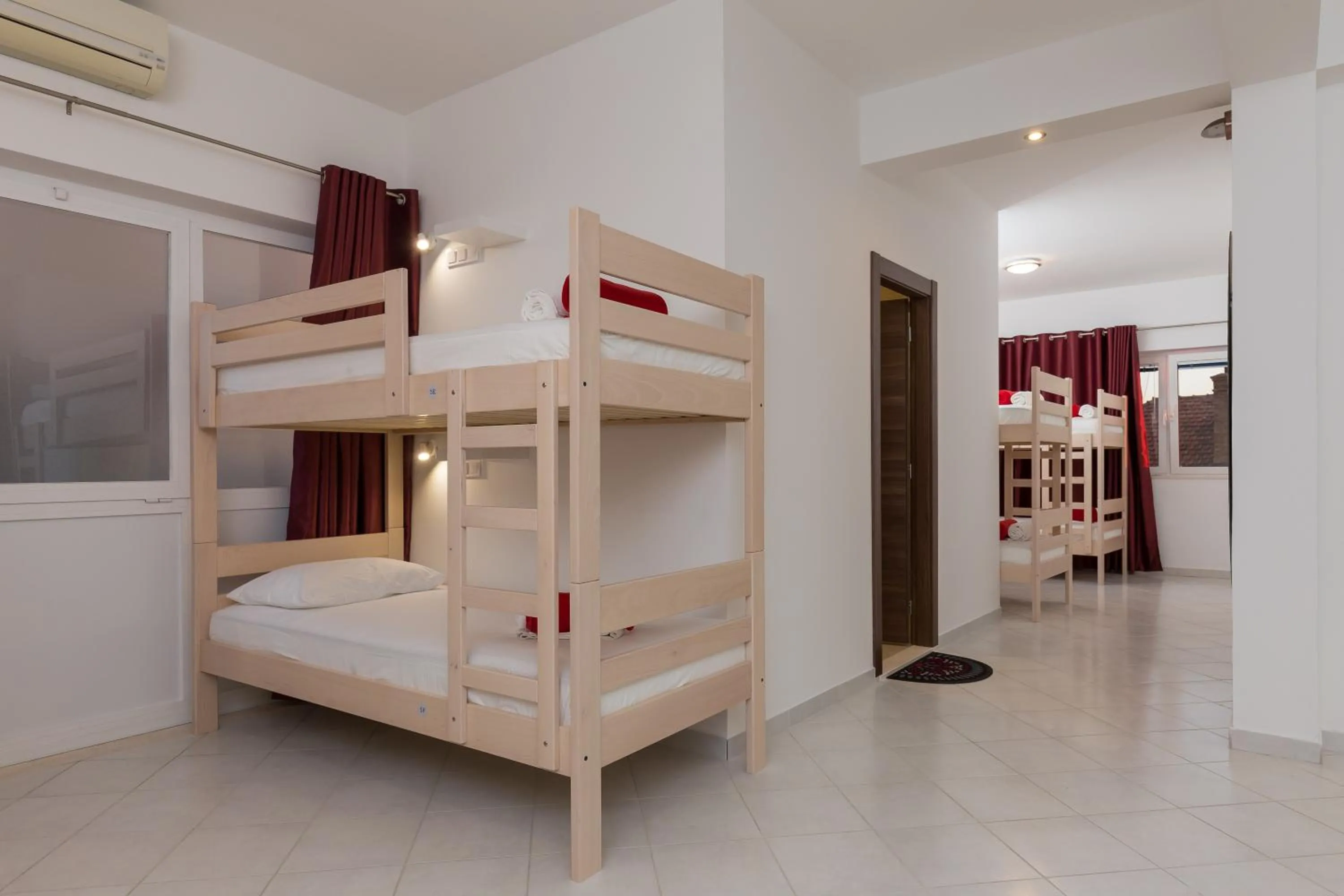 bunk bed, Bed in Hostel Free Bird