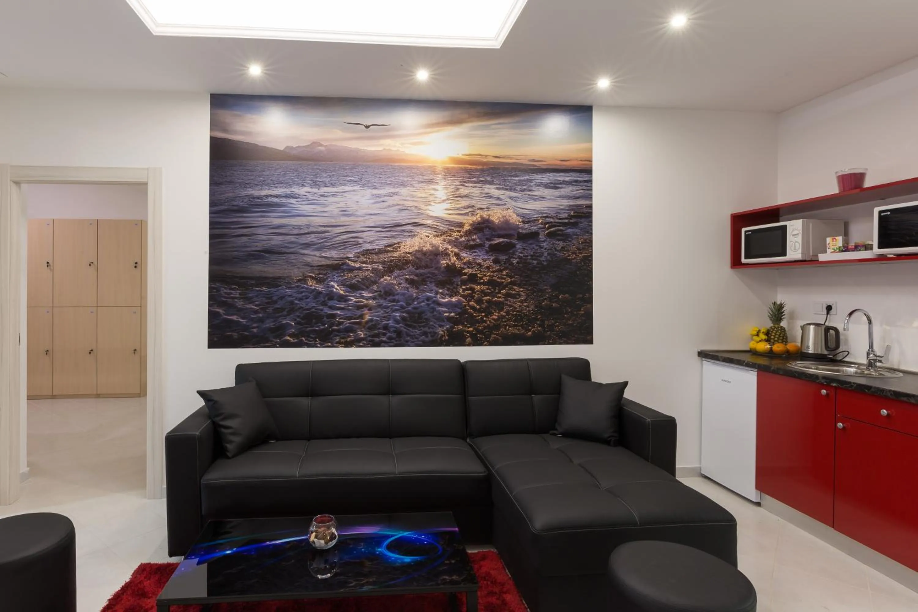 Communal lounge/ TV room in Hostel Free Bird