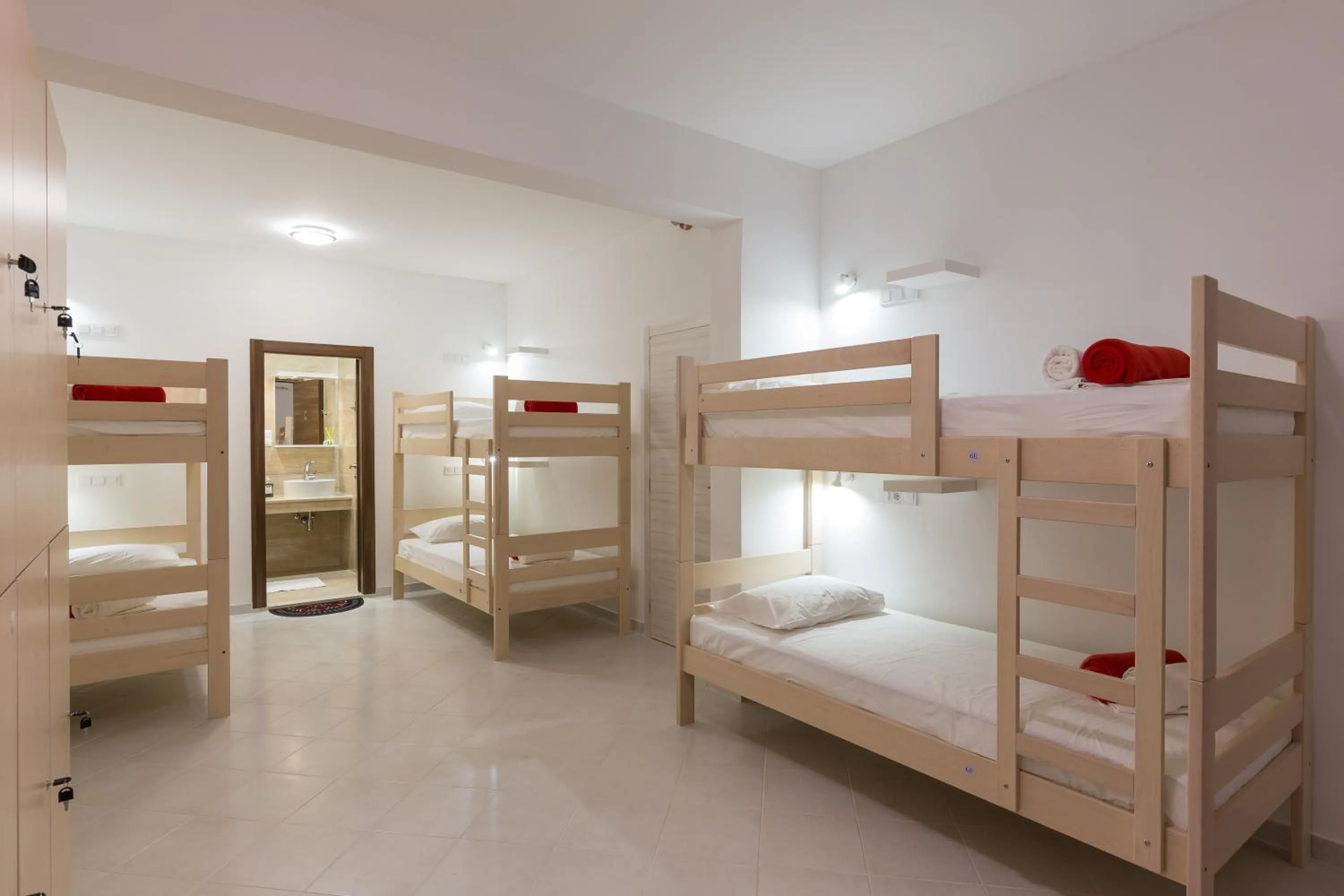 bunk bed, Bed in Hostel Free Bird
